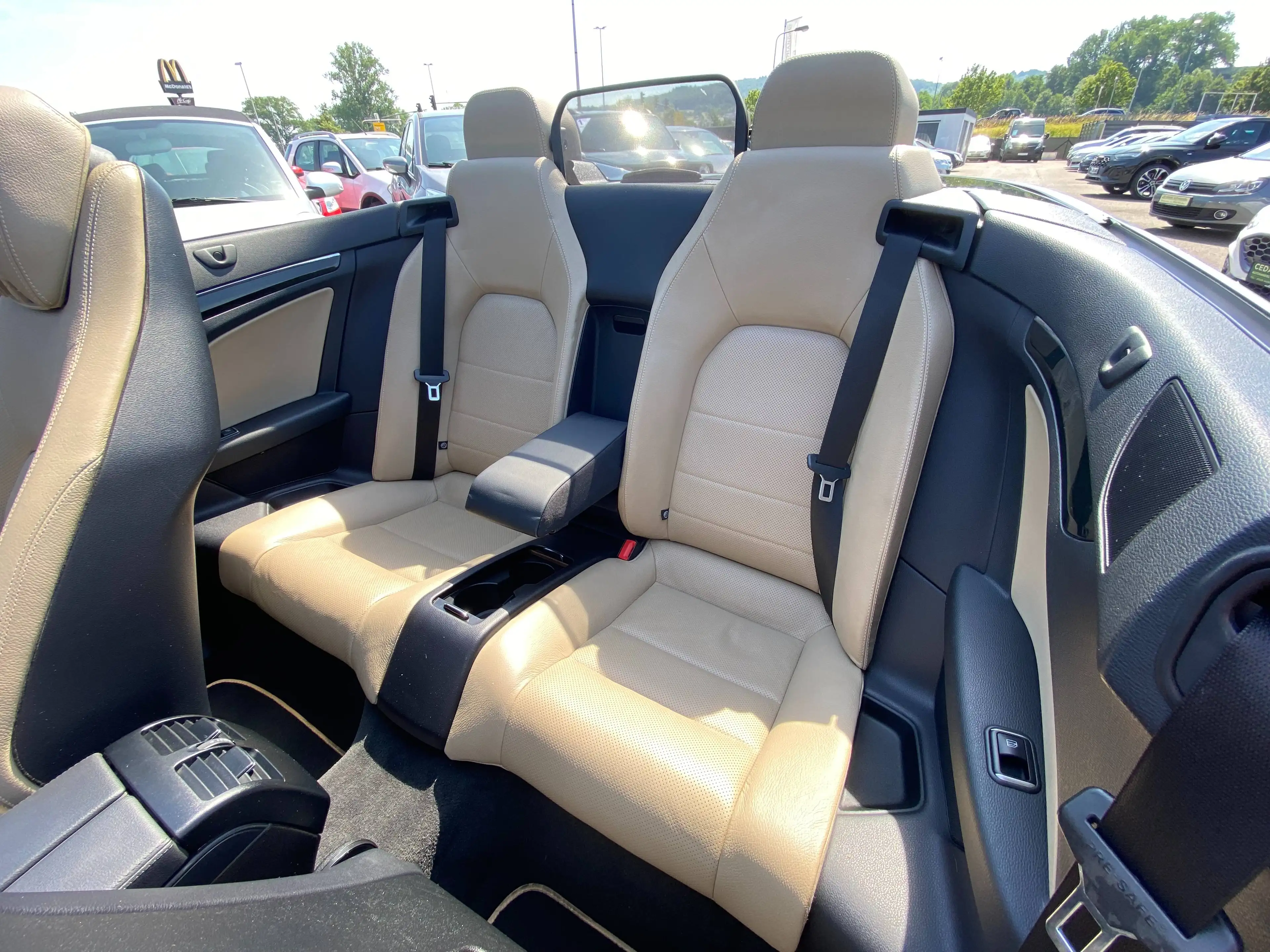 Mercedes-Benz E 250 E 250 CGI 7G-Tronic Cabriolet Navi Xenon Airscarf Sitzbelüftung Einparkhilfe Kamera — photo 19