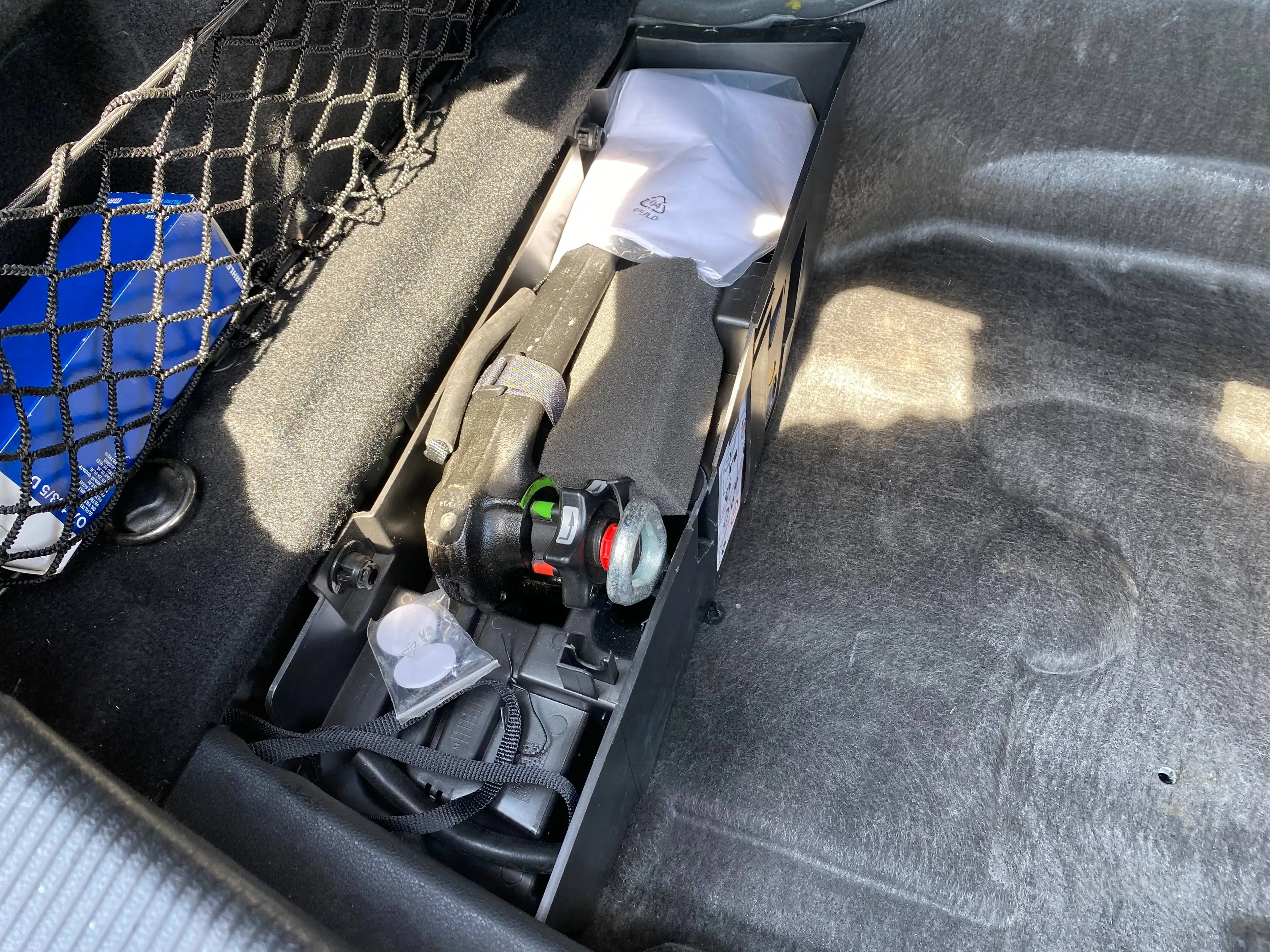 Mercedes-Benz E 250 E 250 CGI 7G-Tronic Cabriolet Navi Xenon Airscarf Sitzbelüftung Einparkhilfe Kamera — photo 35