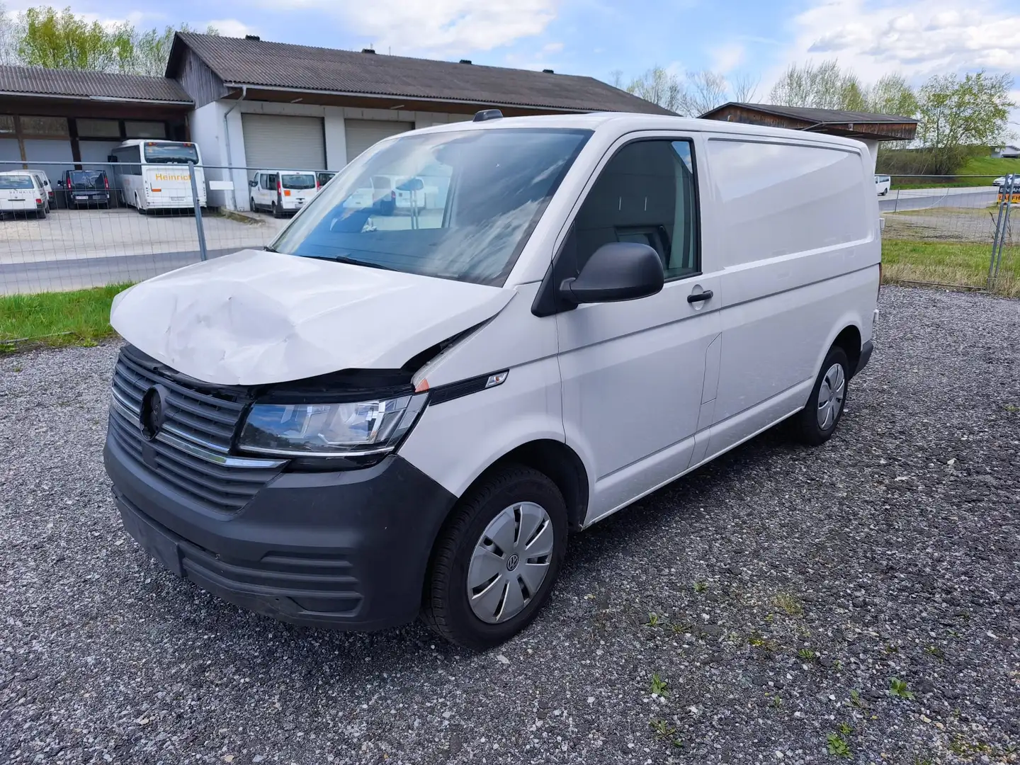 Volkswagen T6.1 Transporter Kasten 2,0 TDI Weiß - 2