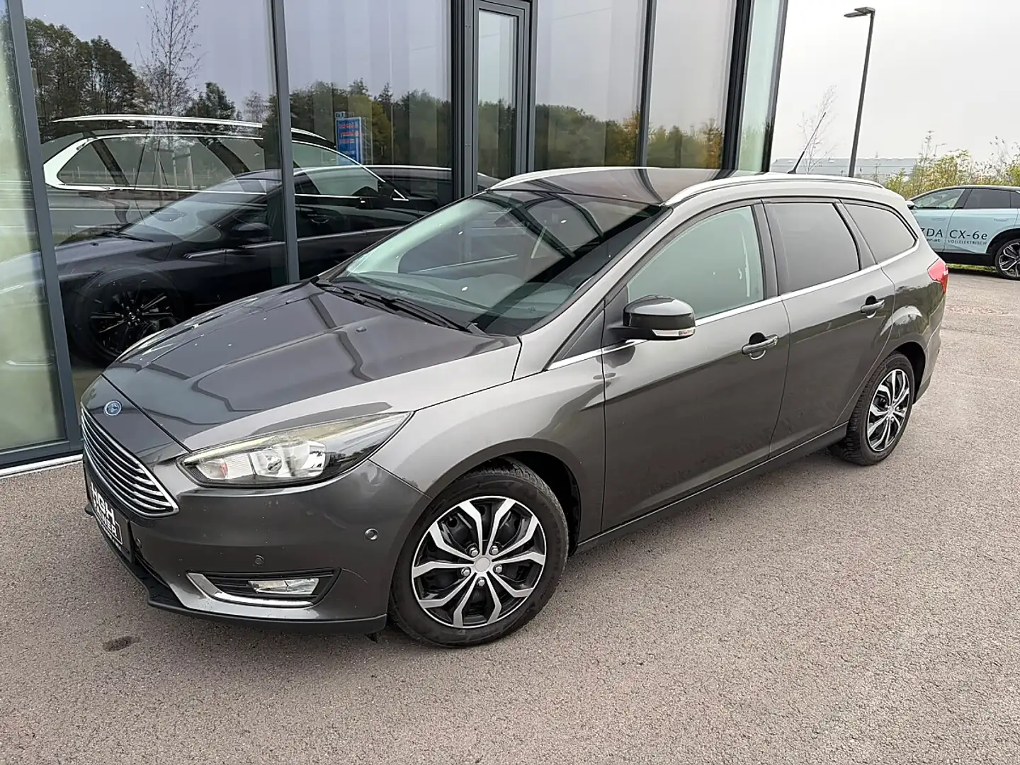 Ford Focus Traveller 1,0 EcoBoost Titanium Grau - 2