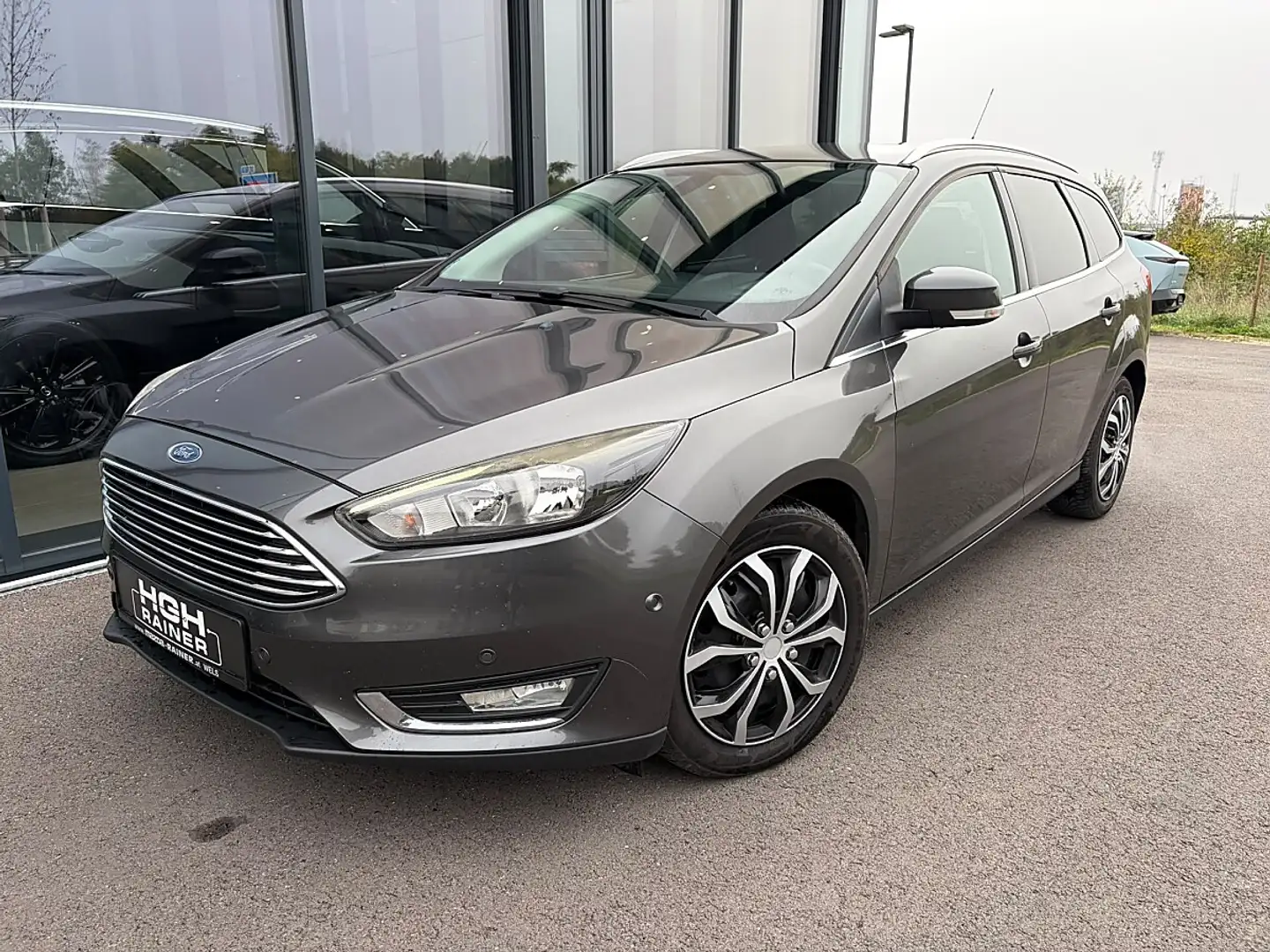 Ford Focus Traveller 1,0 EcoBoost Titanium Grau - 1