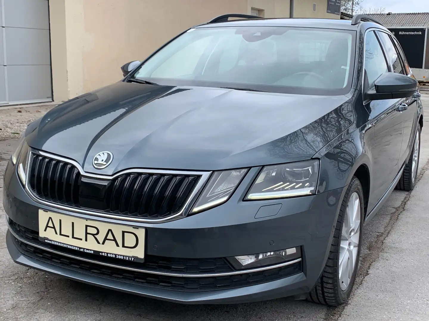 Skoda Octavia Style 4x4, virtual Cockpit, LED- MATRIX, AHK + RFK Grau - 2