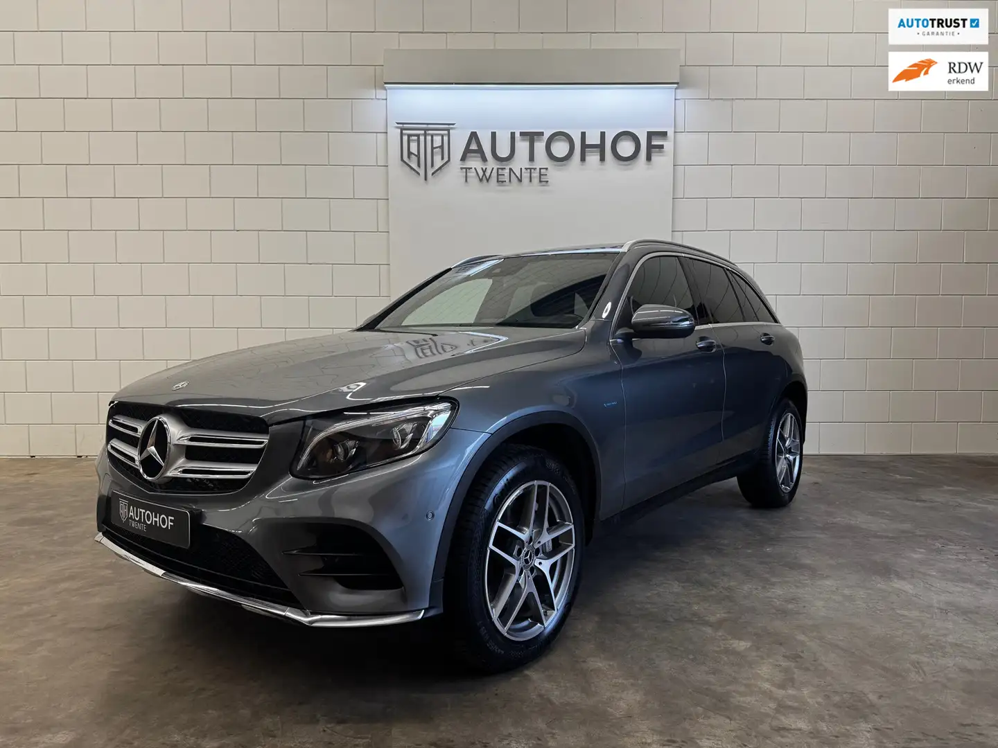 Mercedes-Benz GLC 350 350e 4MATIC AMG Premium Plus 320 PK PHEV |PANO|CAM Grigio - 1