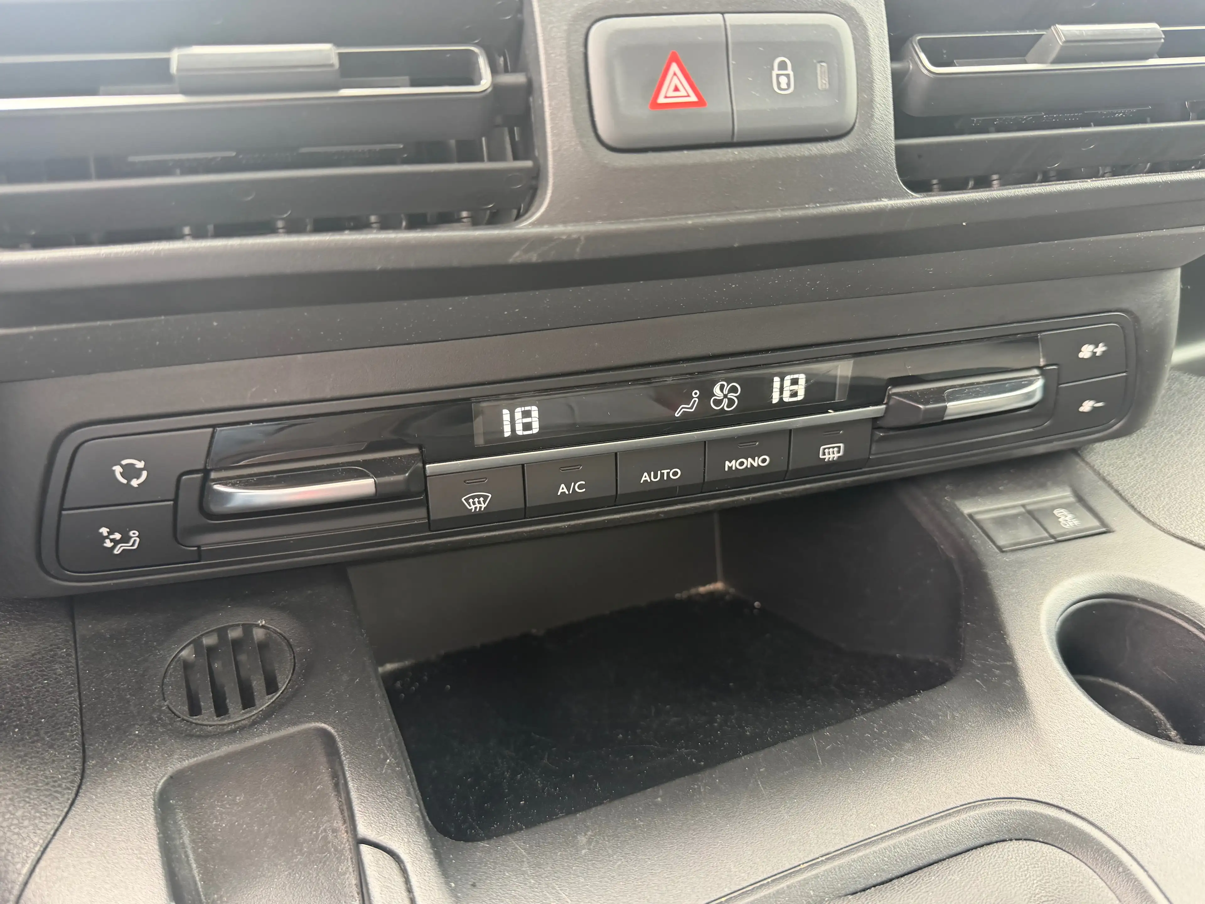Citroen Berlingo Berlingo 1.5 BlueHDi !!! 90.000 KM !! PANORAMIQUE — photo 15
