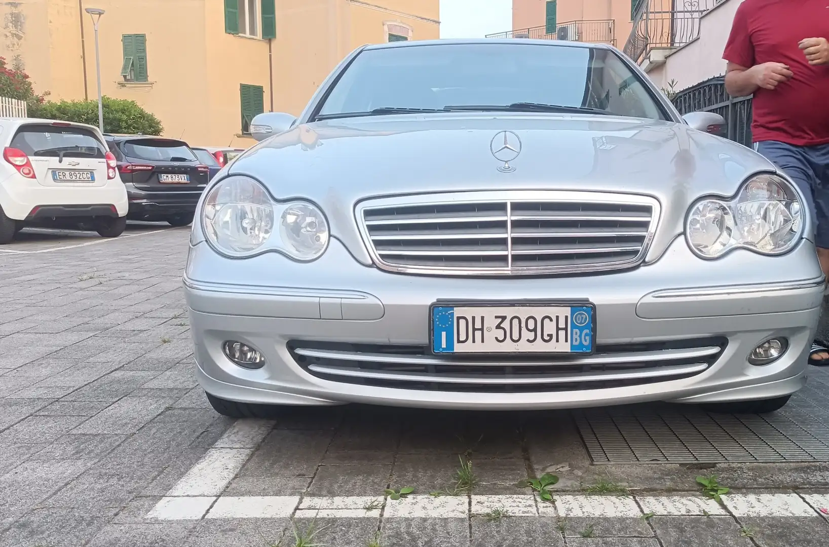 Mercedes-Benz 200 - 1