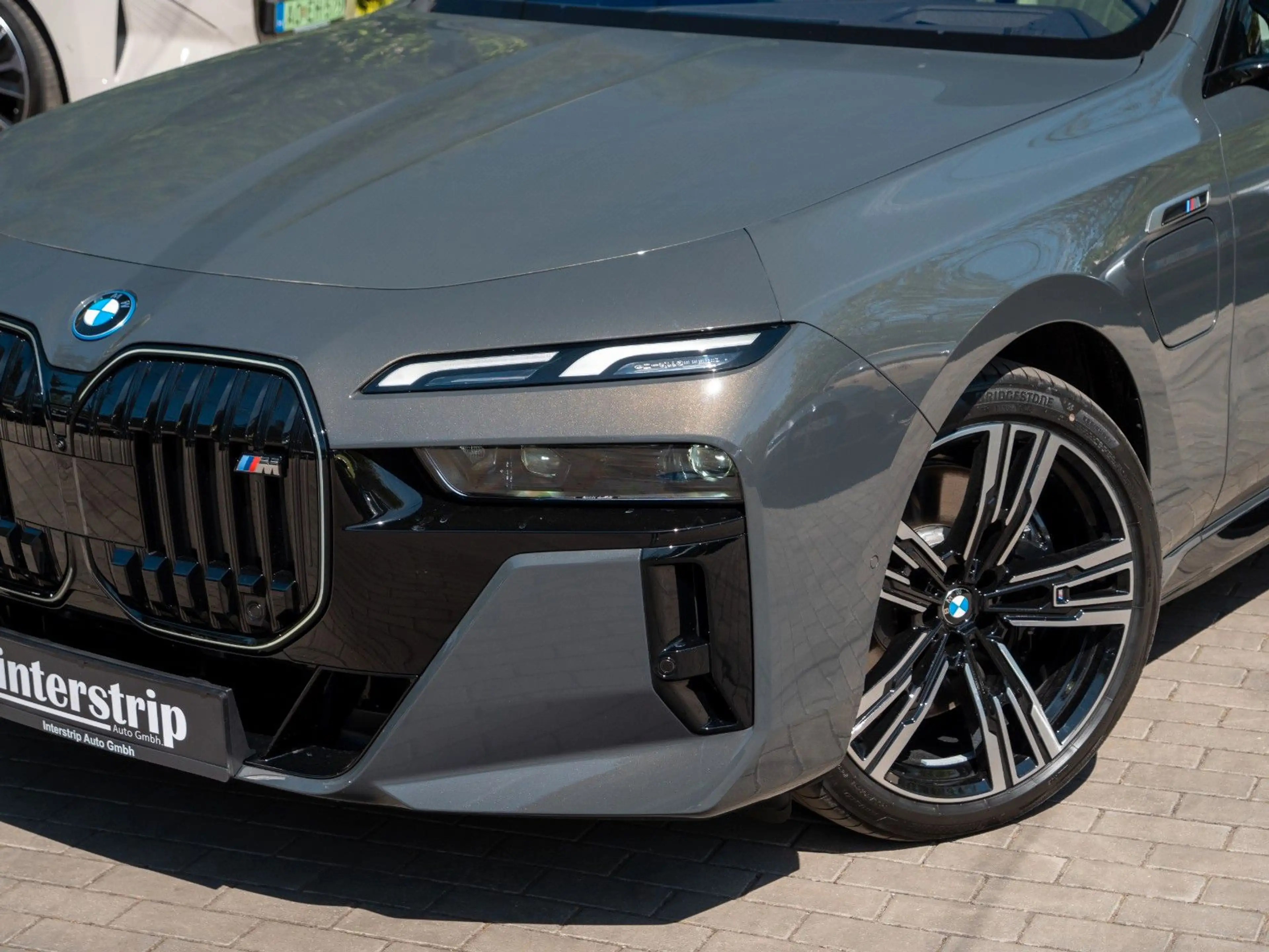 BMW 760 e .TOPZUSTAND.INDIVID.EXECUT.B&W.SKY.5/100 — photo 7