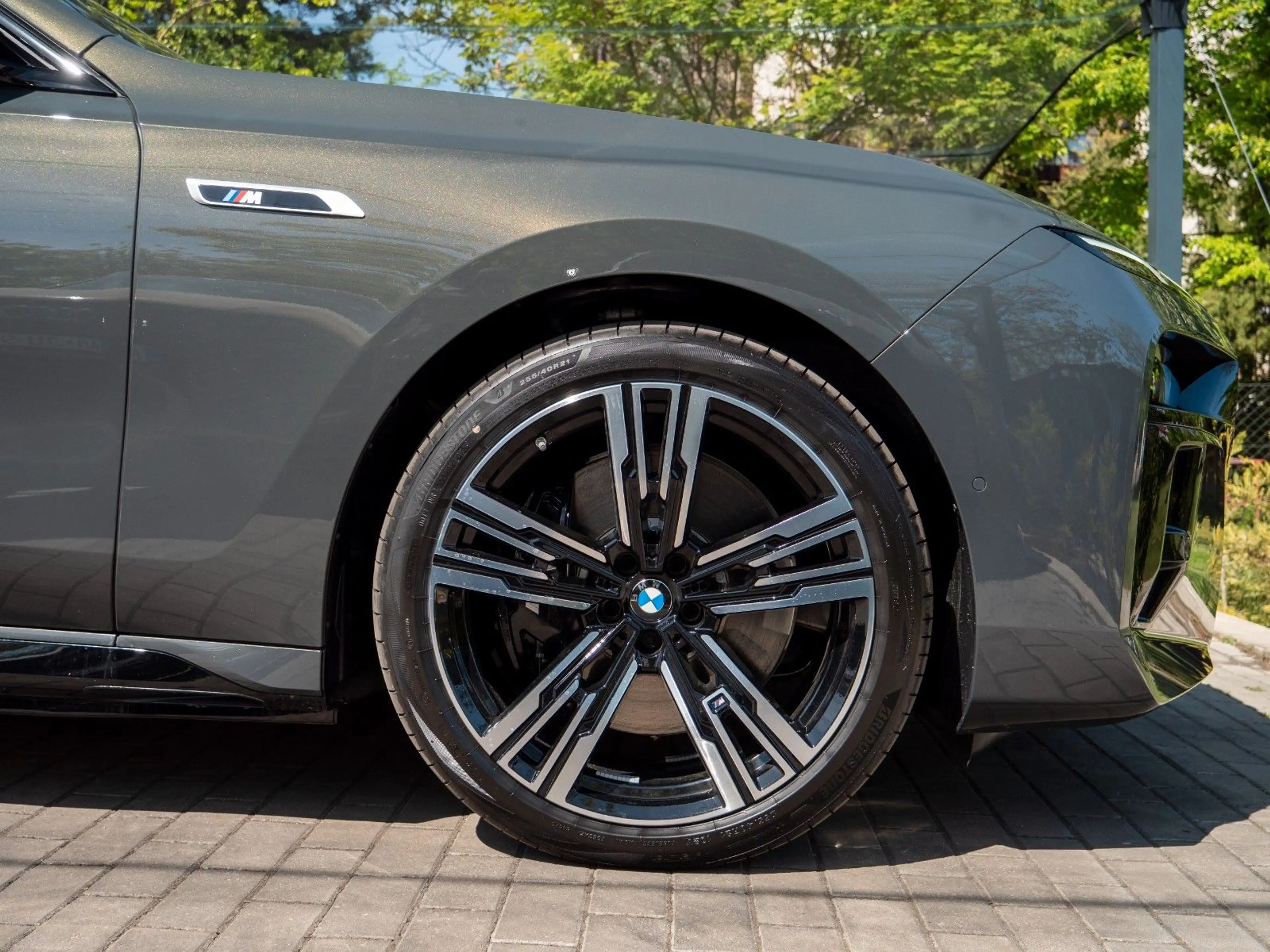 BMW 760 e .TOPZUSTAND.INDIVID.EXECUT.B&W.SKY.5/100 — photo 10