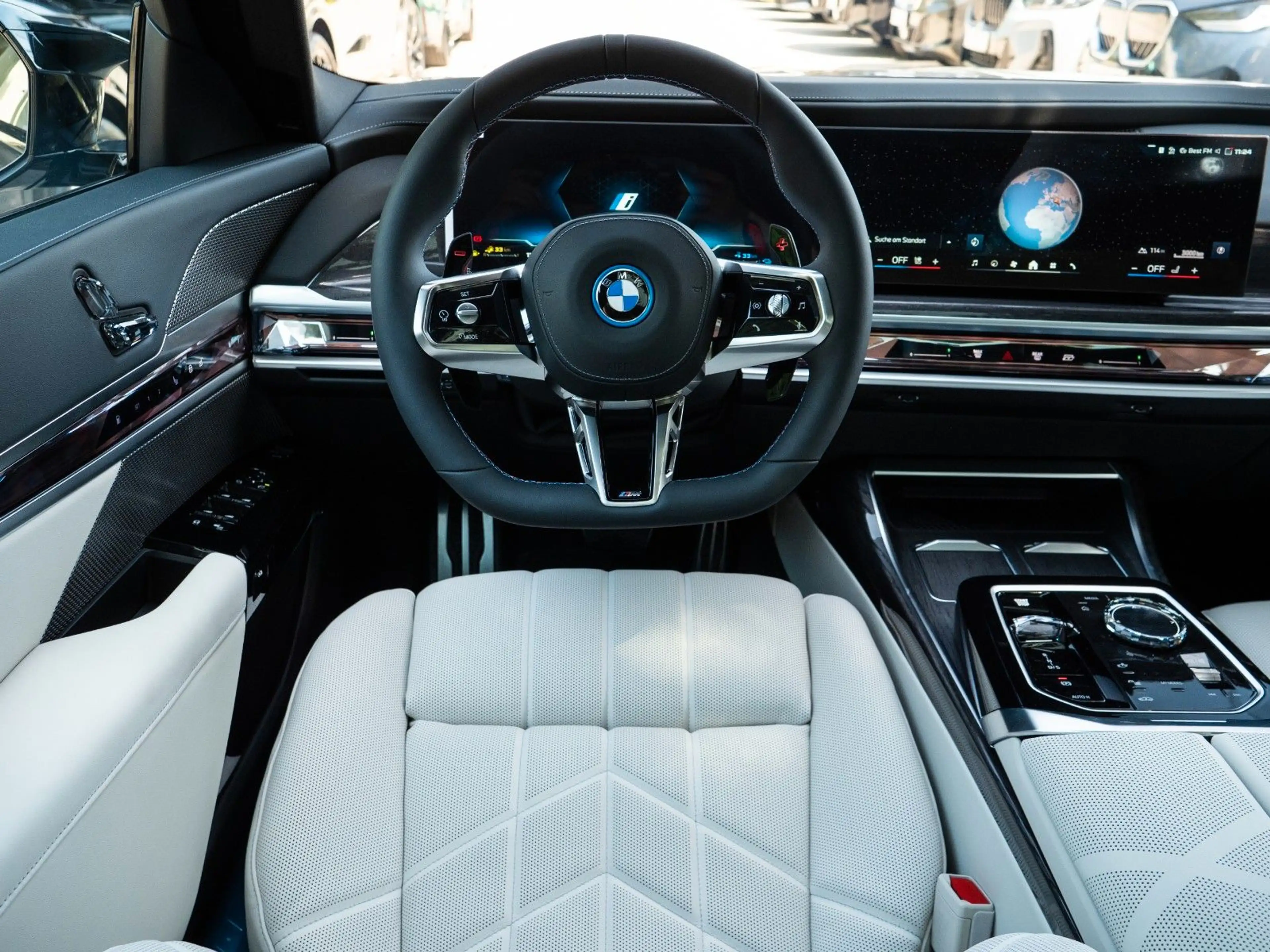 BMW 760 e .TOPZUSTAND.INDIVID.EXECUT.B&W.SKY.5/100 — photo 13