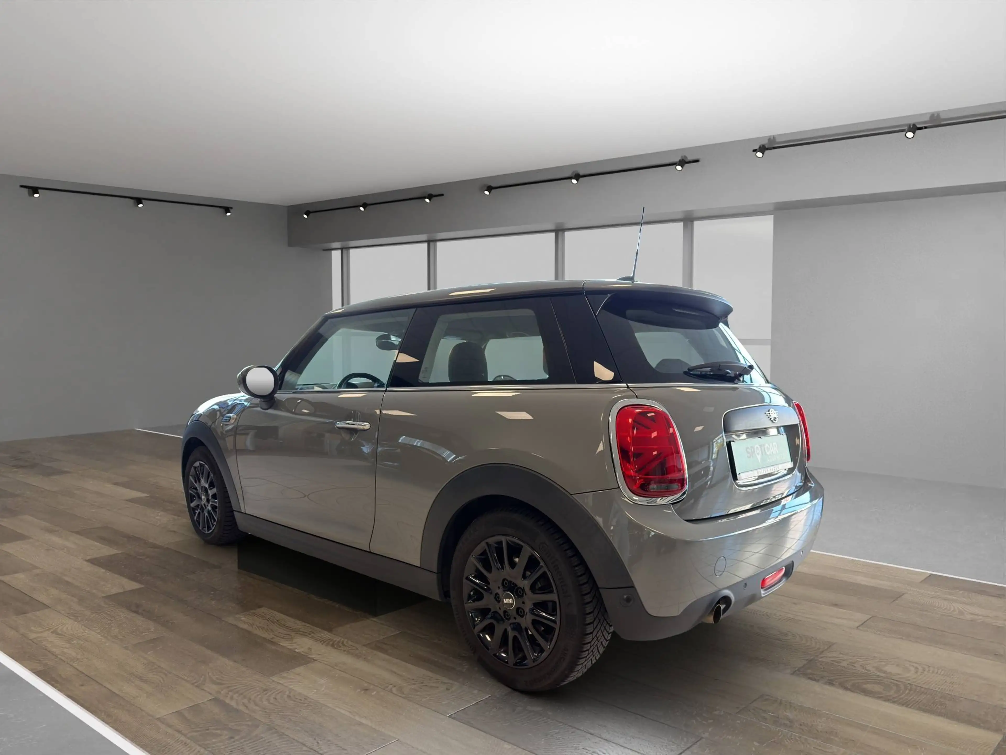 MINI One Mini 1.5 102 PDC / LED / SITZHEIZUNG — photo 2