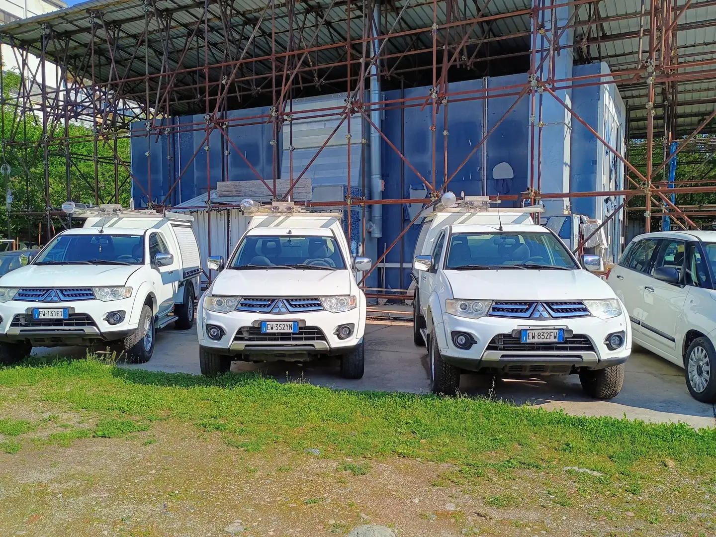 Mitsubishi L200 2.5 DS 180 CV 4X4 ALLESTITO Bianco - 2