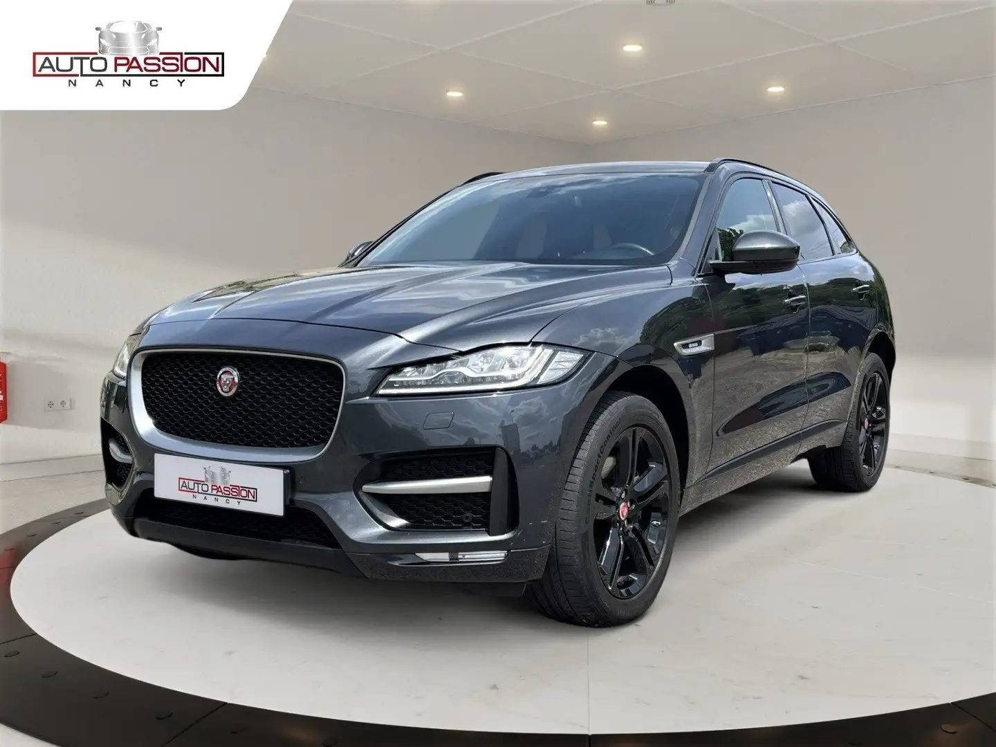 Jaguar F-Pace 3.0d V6 300cv BVA8 R-Sport Navi Meridian Caméra Gris - 1