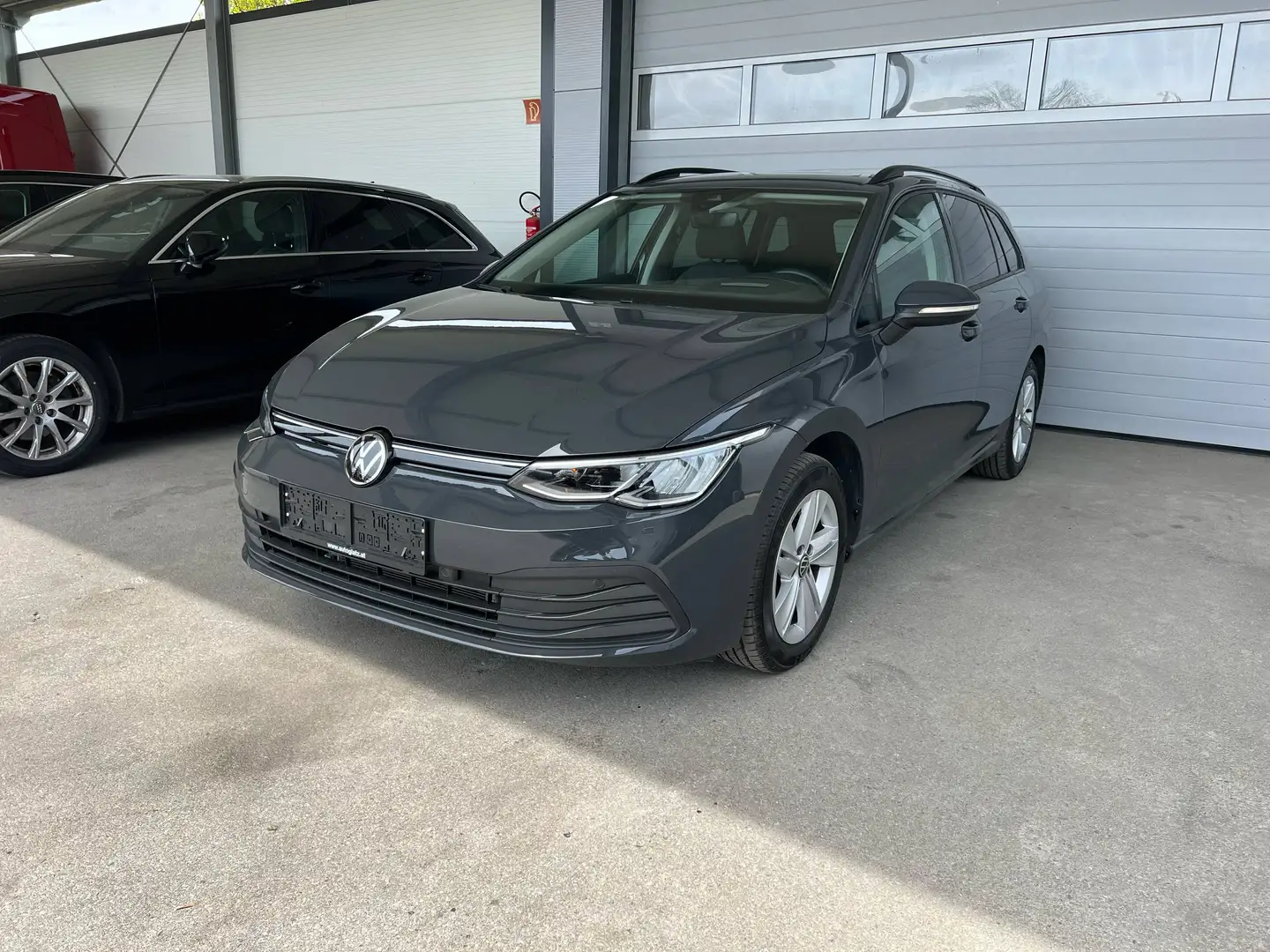 Volkswagen Golf Variant 2,0 TDI Life DSG 4MOTION LED/NAVIGATION/HEADUP/KAMERA Grau - 2