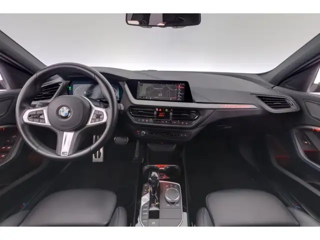 BMW 1 Series view 12