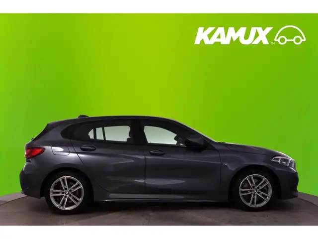 BMW 1 Series view 3