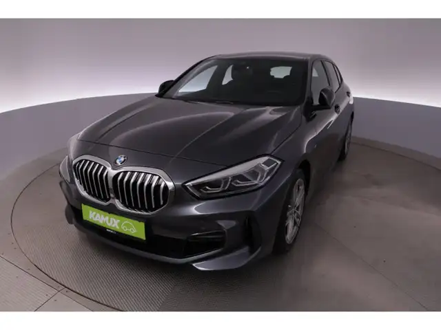 BMW 1 Series view 14