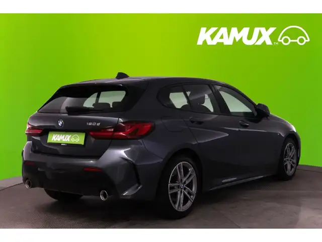 BMW 1 Series view 4