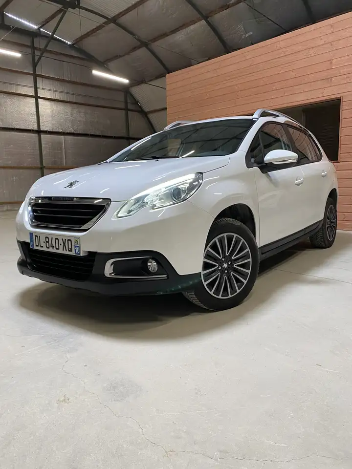 Peugeot 2008 1.2 VTi 82ch BVM5 Active