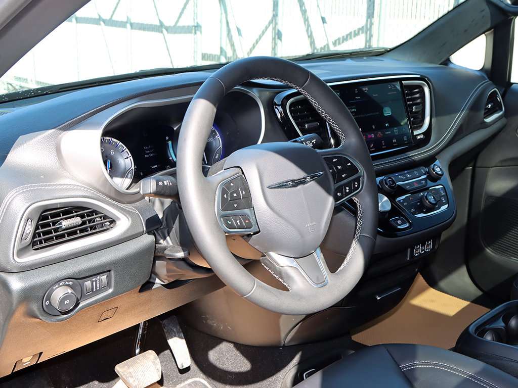 2025 Chrysler Pacifica