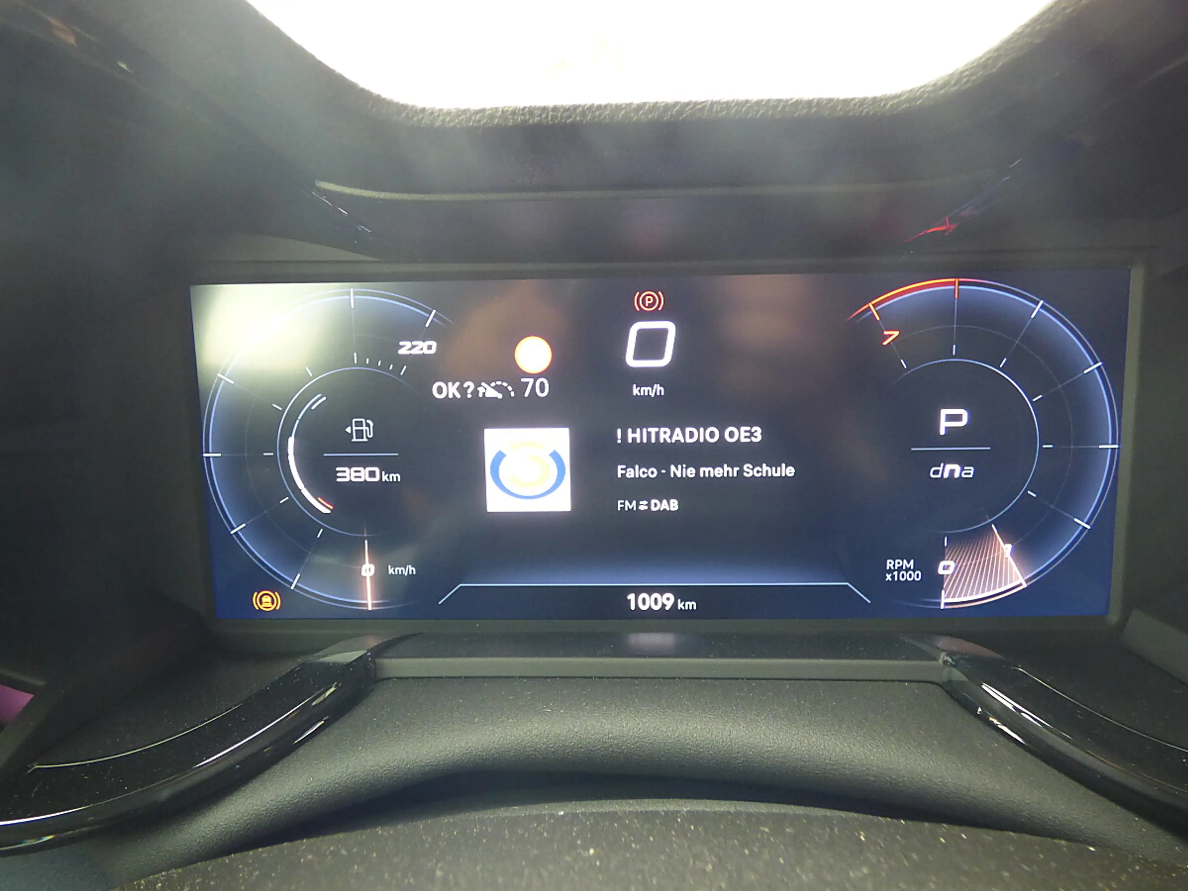Alfa Romeo Junior Ibrida Sprint 1.2 MHEV e-DCT6 — photo 12