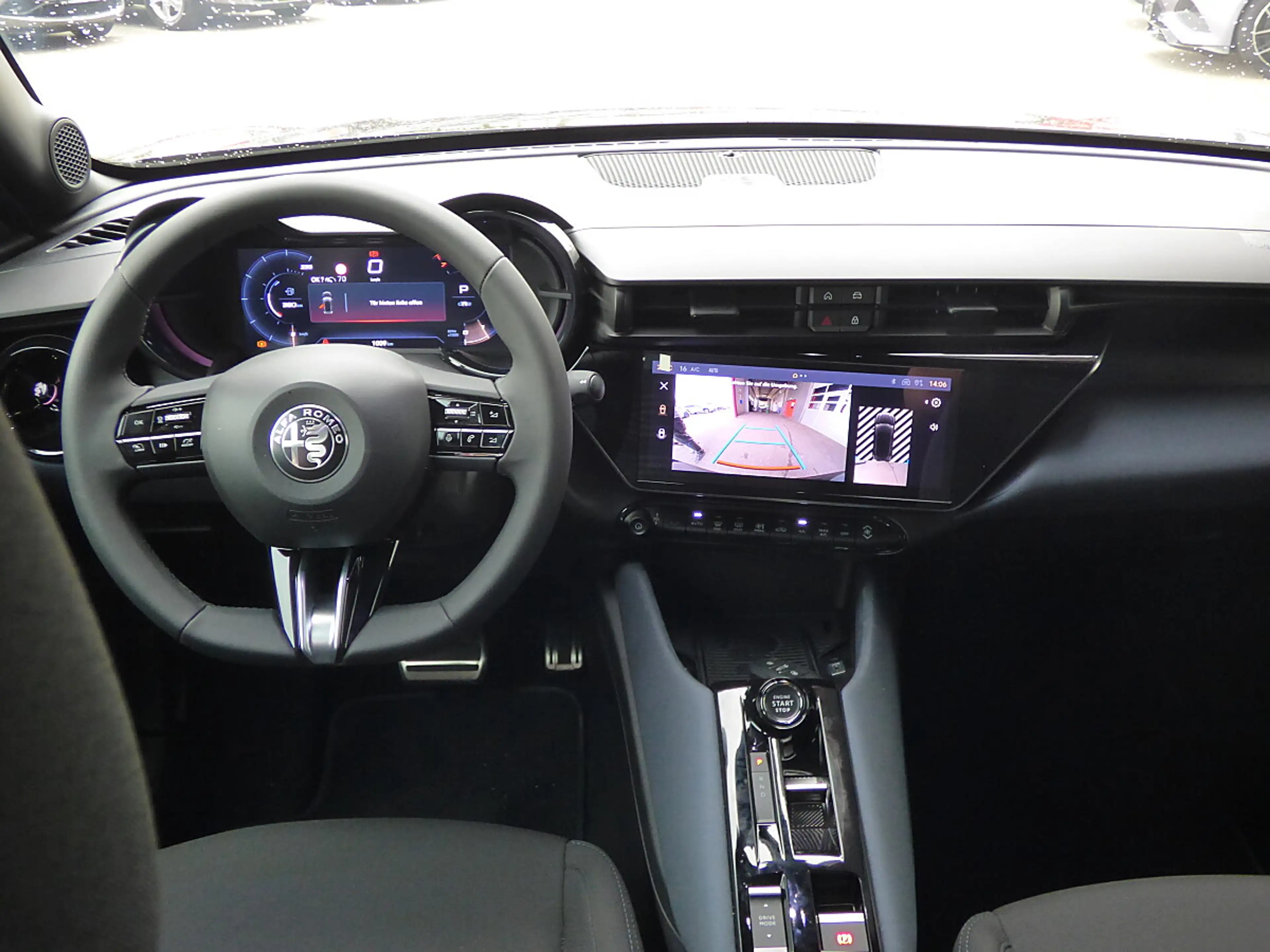 Alfa Romeo Junior Ibrida Sprint 1.2 MHEV e-DCT6 — photo 8