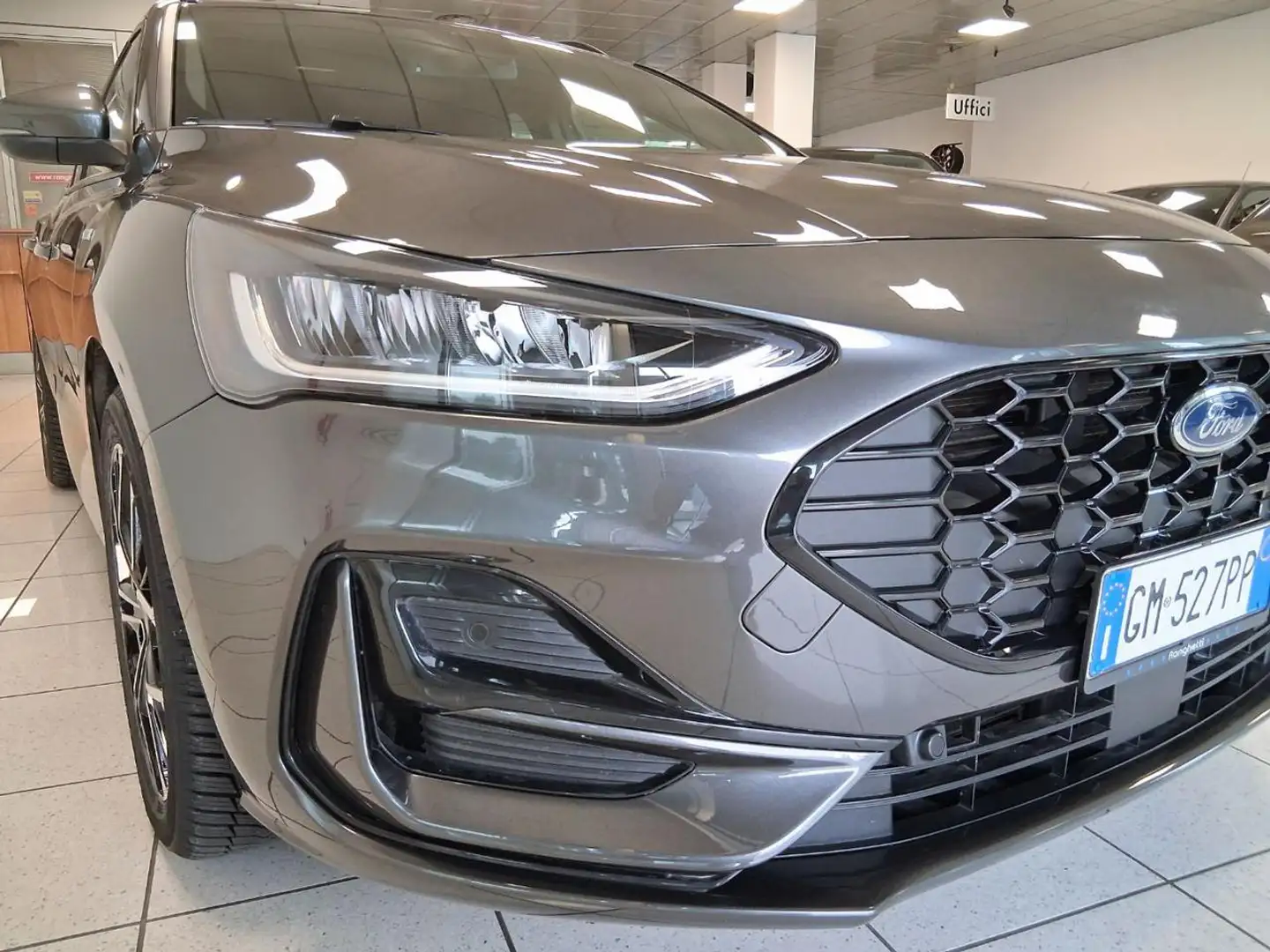 Ford Focus 1.0 EcoBoost Hybrid 125CV Powershift SW ST-Line De Gris - 2