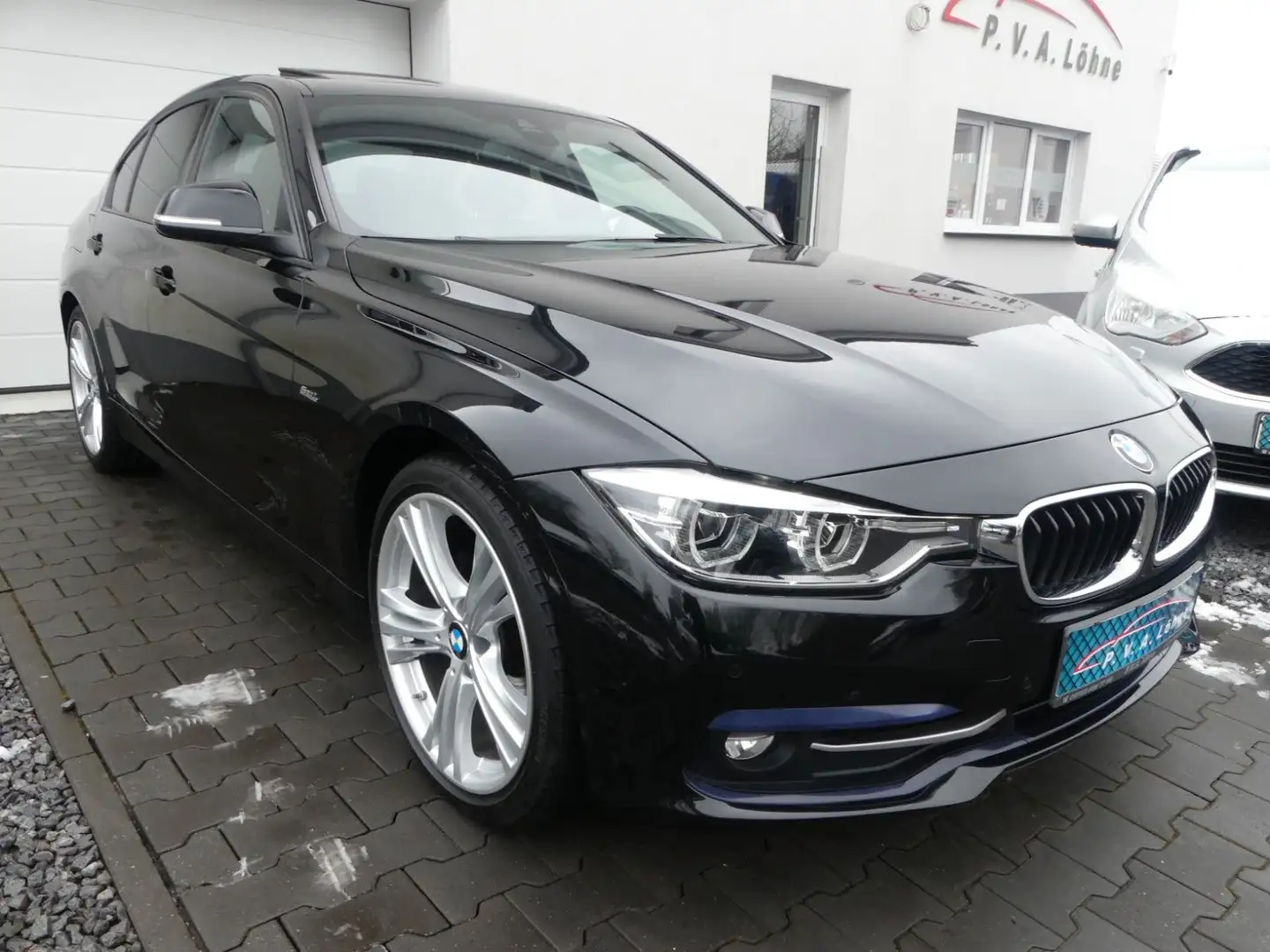 BMW 320 d Sport Line Navi | Leder | LED | ESHD | 19" Schwarz - 1