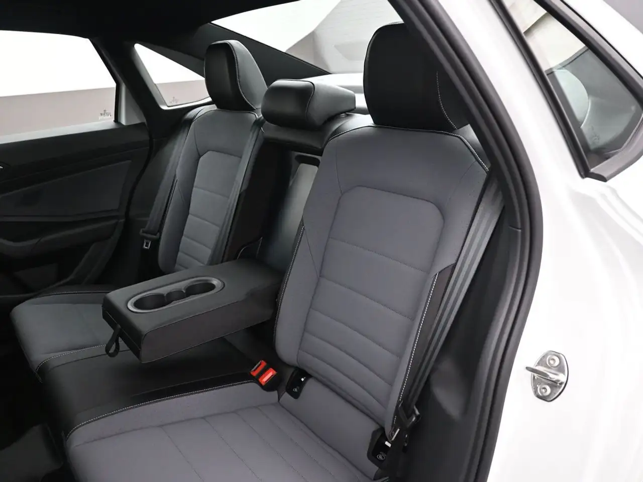 Volkswagen Jetta снимка Volkswagen Jetta