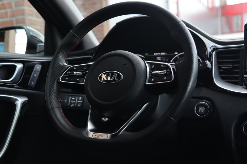 Kia ProCeed / pro_cee'd 1.6 T-GDI GT / PANODAK / KEYLESS / MEMORY / JBL / — photo 18