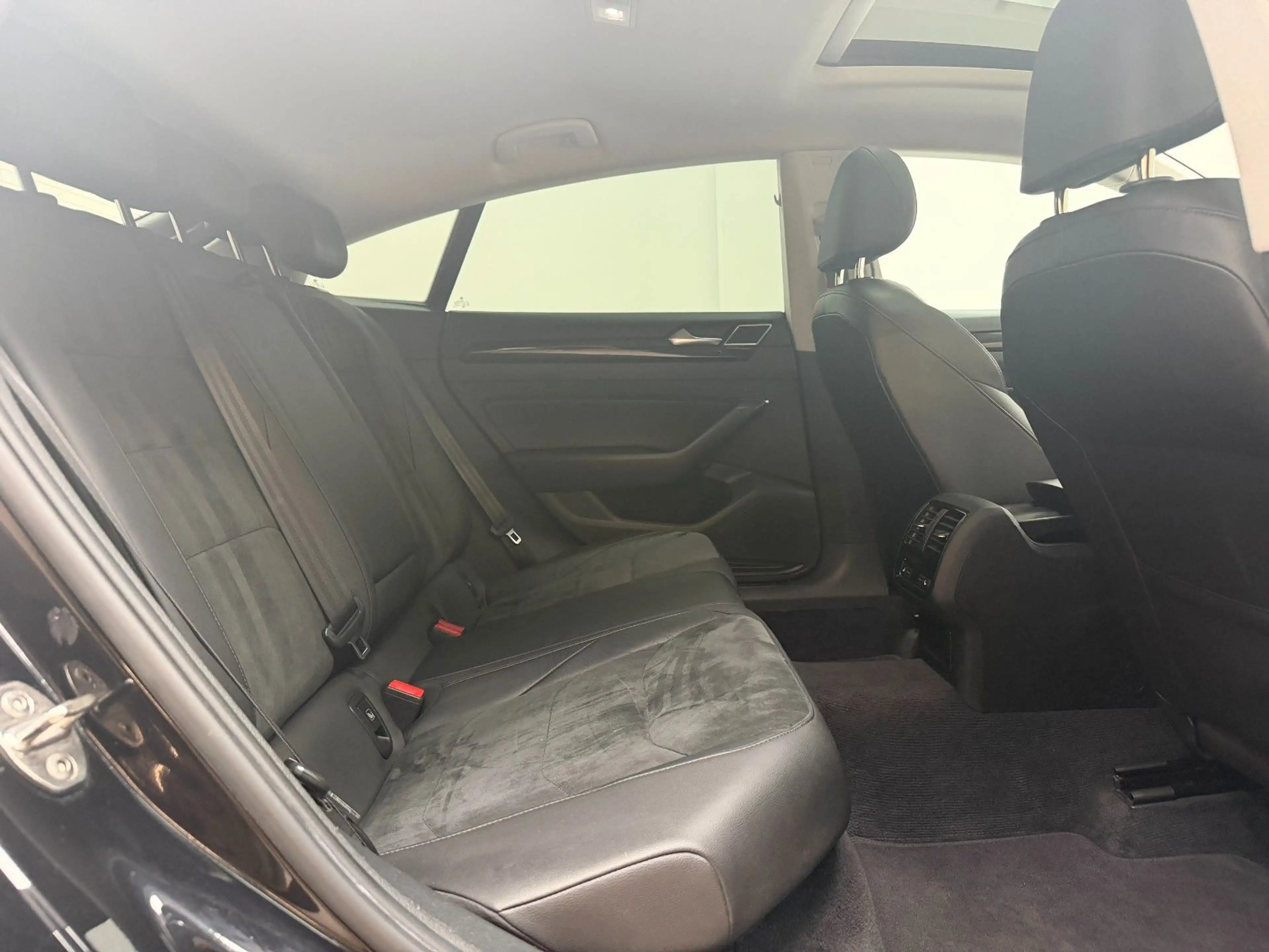 Volkswagen Arteon 1.5 TSI Elegance / PANORAMA / VC — photo 14