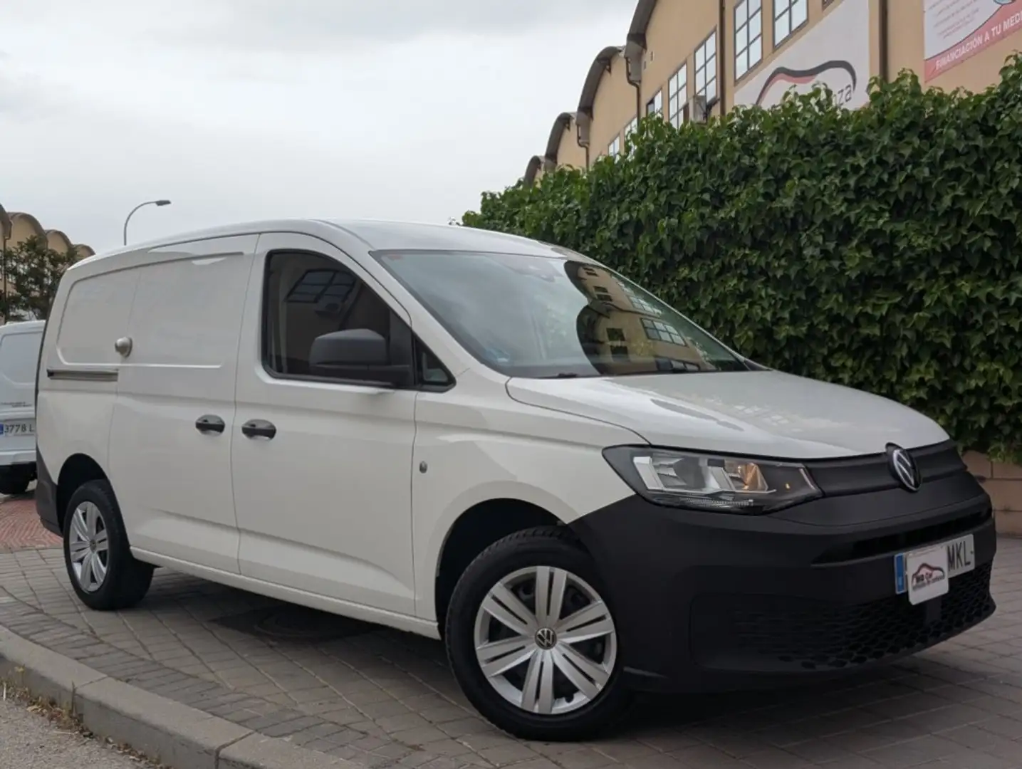 Volkswagen Caddy Furgón Maxi 2.0TDI 75kW Blanco - 2
