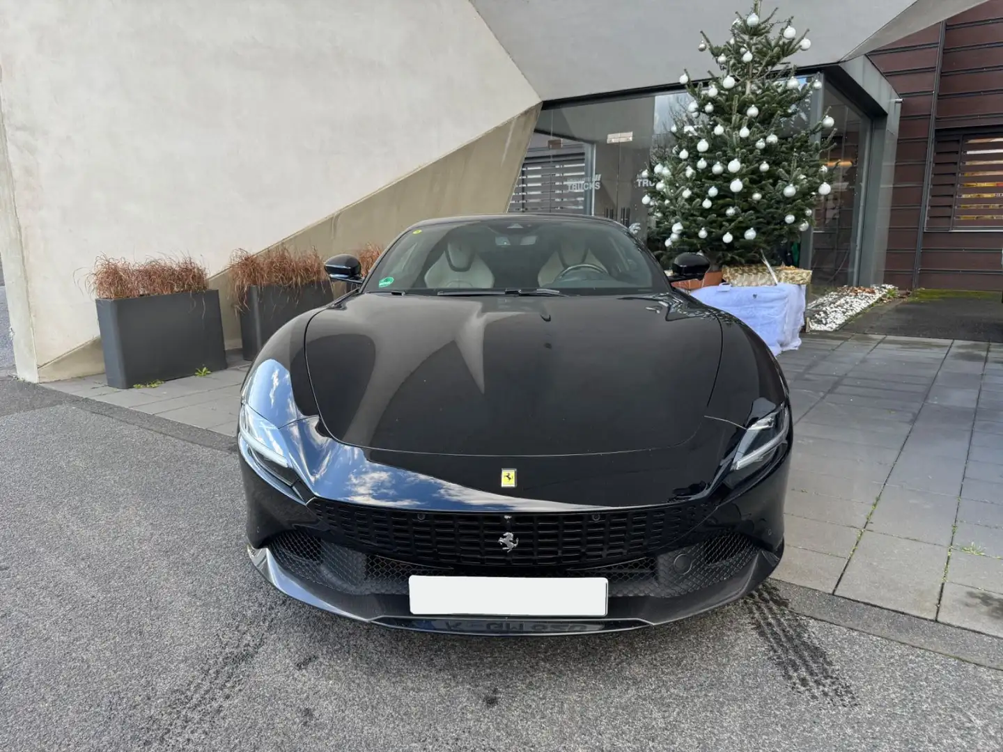 Ferrari Roma /Carbon/Daytona Sitze/20"/JBL/360°/MatrixLED Schwarz - 2