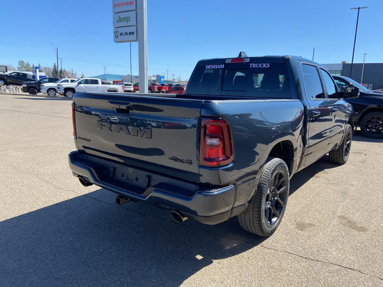 RAM 1500 снимка RAM 1500