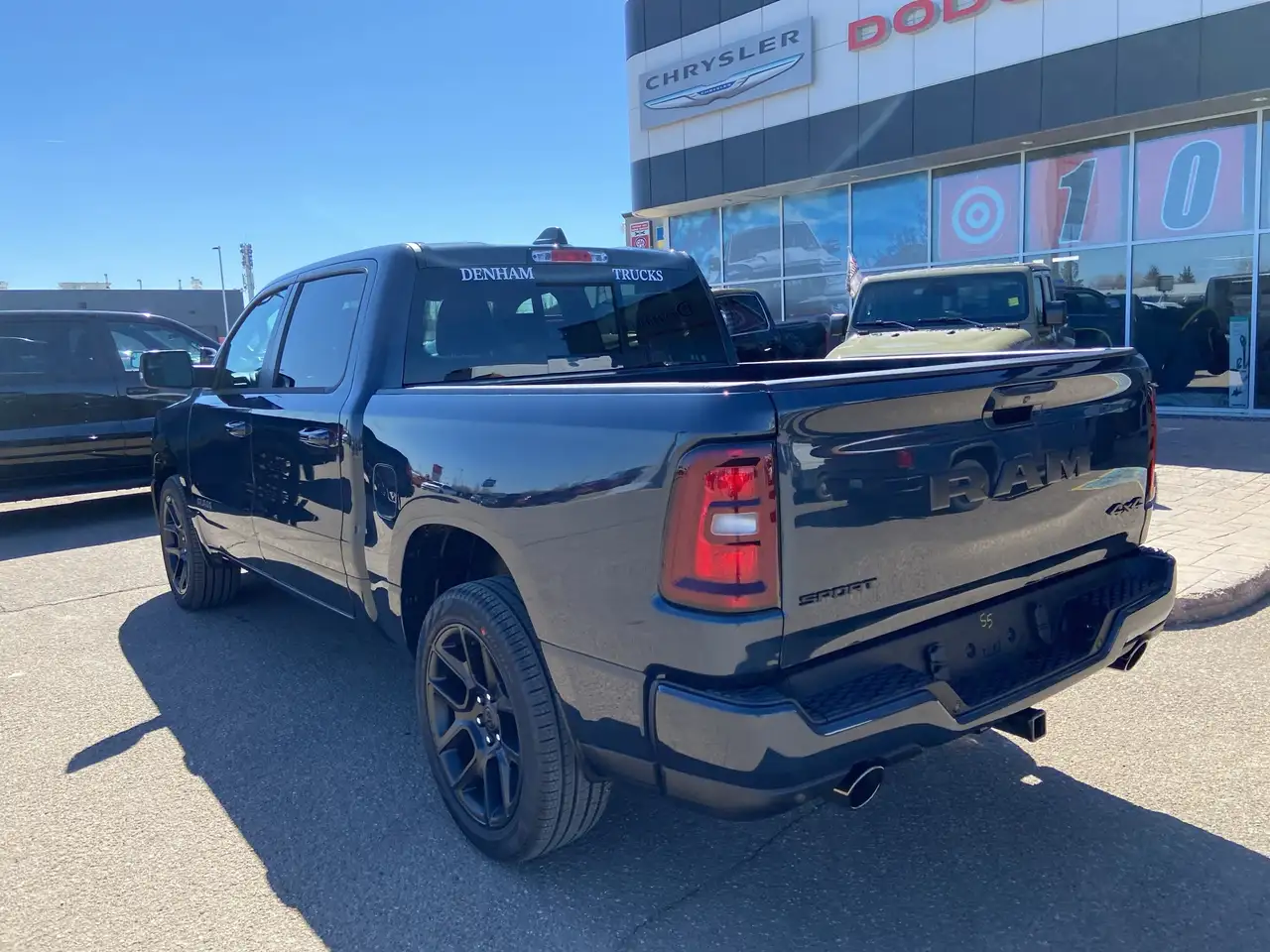 RAM 1500 снимка RAM 1500