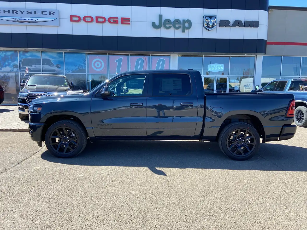 RAM 1500 снимка RAM 1500