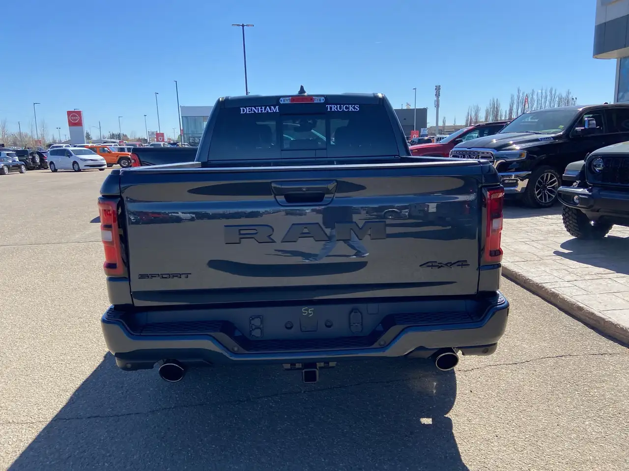 RAM 1500 снимка RAM 1500
