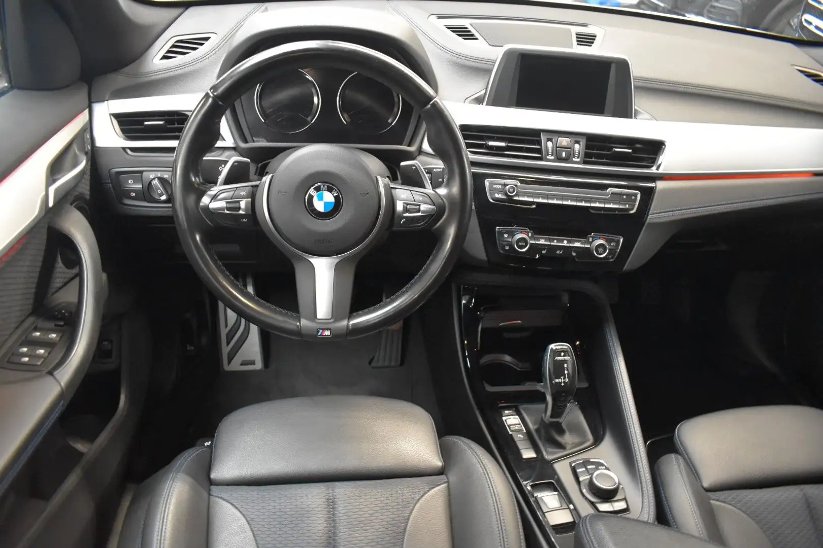 BMW X1 sDrive 20 d M SPORTAHK*LED*PANORAMA*SHZ Blanco - 2