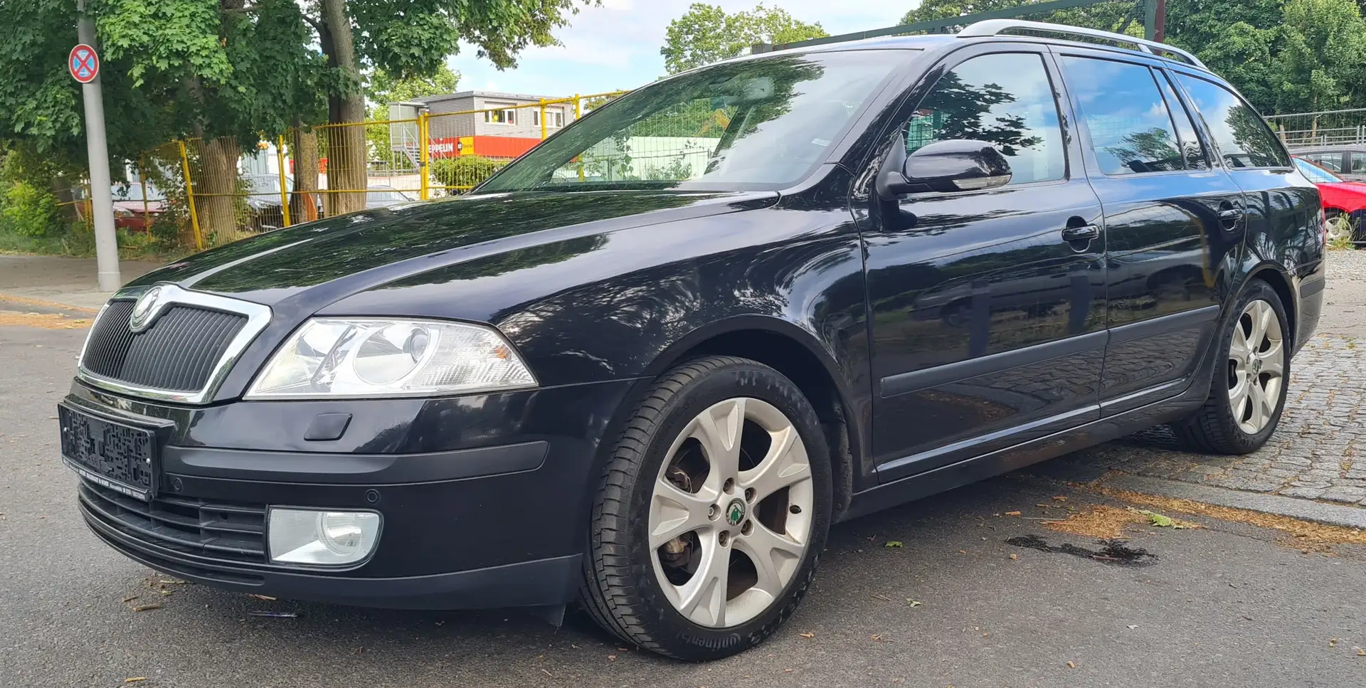 Skoda Octavia Elegance 1.Vorhalter Scheckheft/ Top gepflegt Schwarz - 2