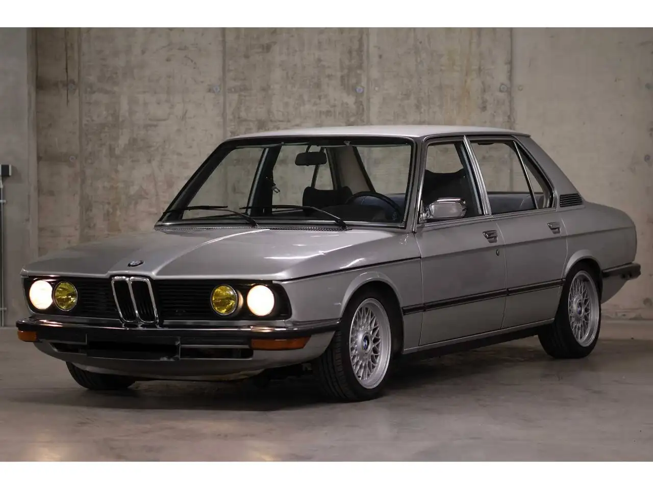 BMW 525