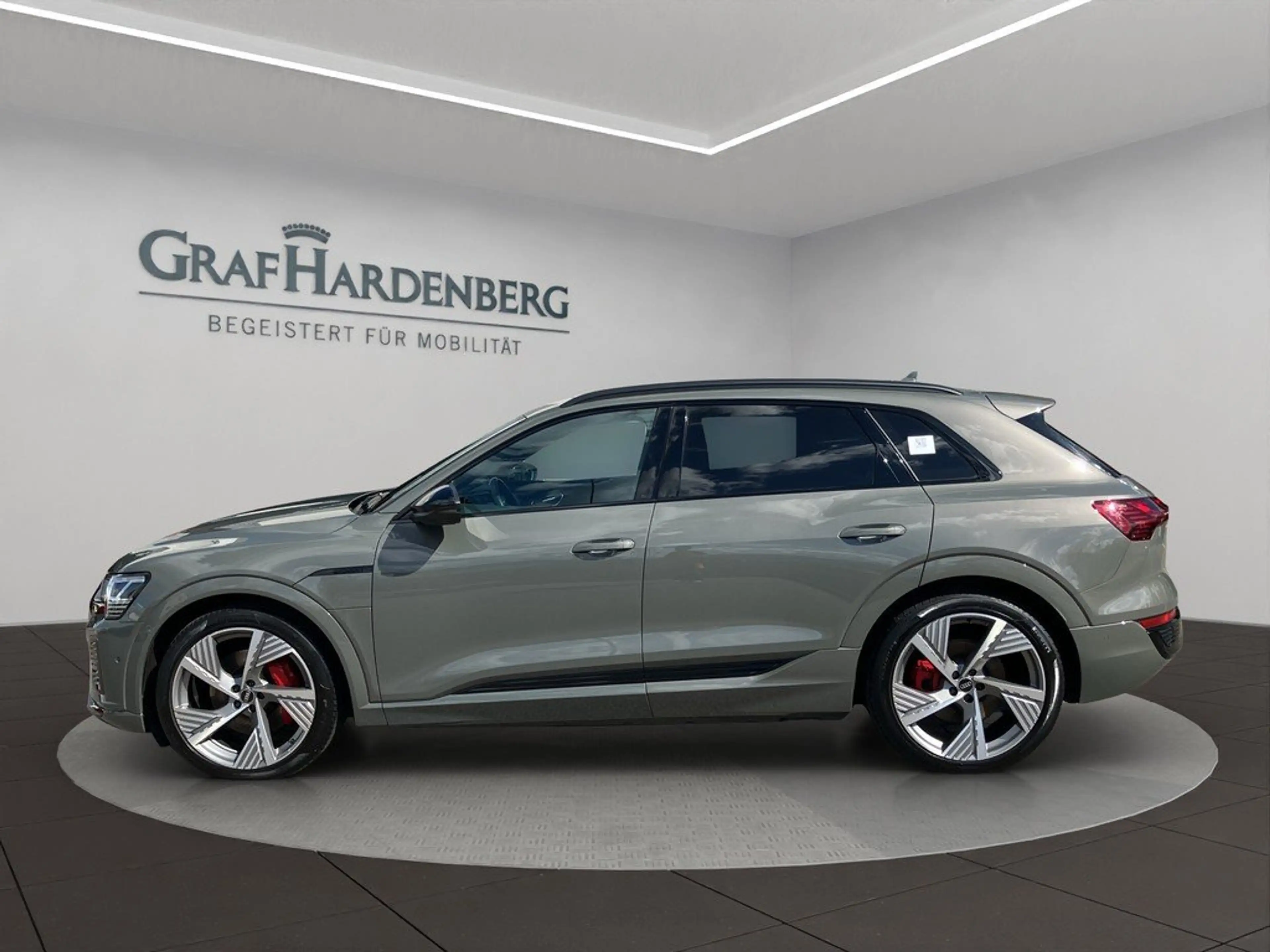 Audi Q8 e-tron 55 qu. S line Matrix B&O 360° ACC AHK — photo 5