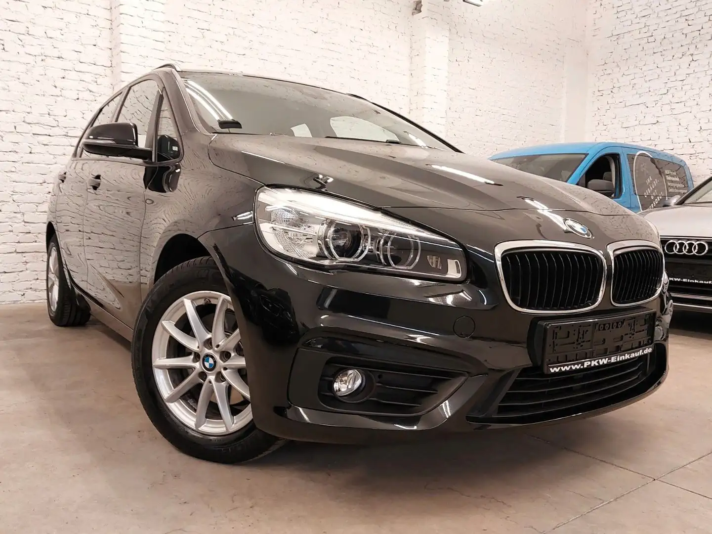 BMW 218 i Active Tourer Advantage 60oookm LED PDC Schwarz - 2