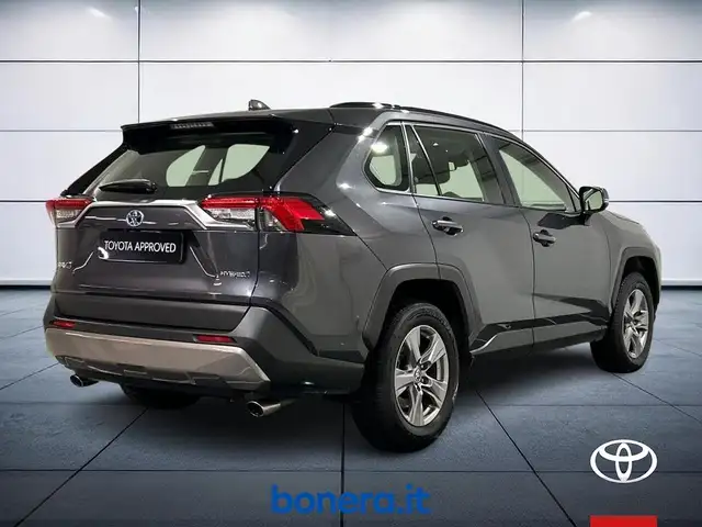 Toyota Rav4 view 6