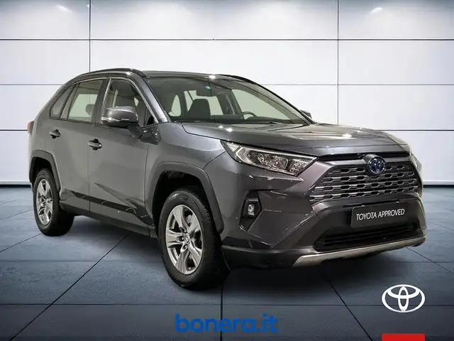 Toyota Rav4 view 4