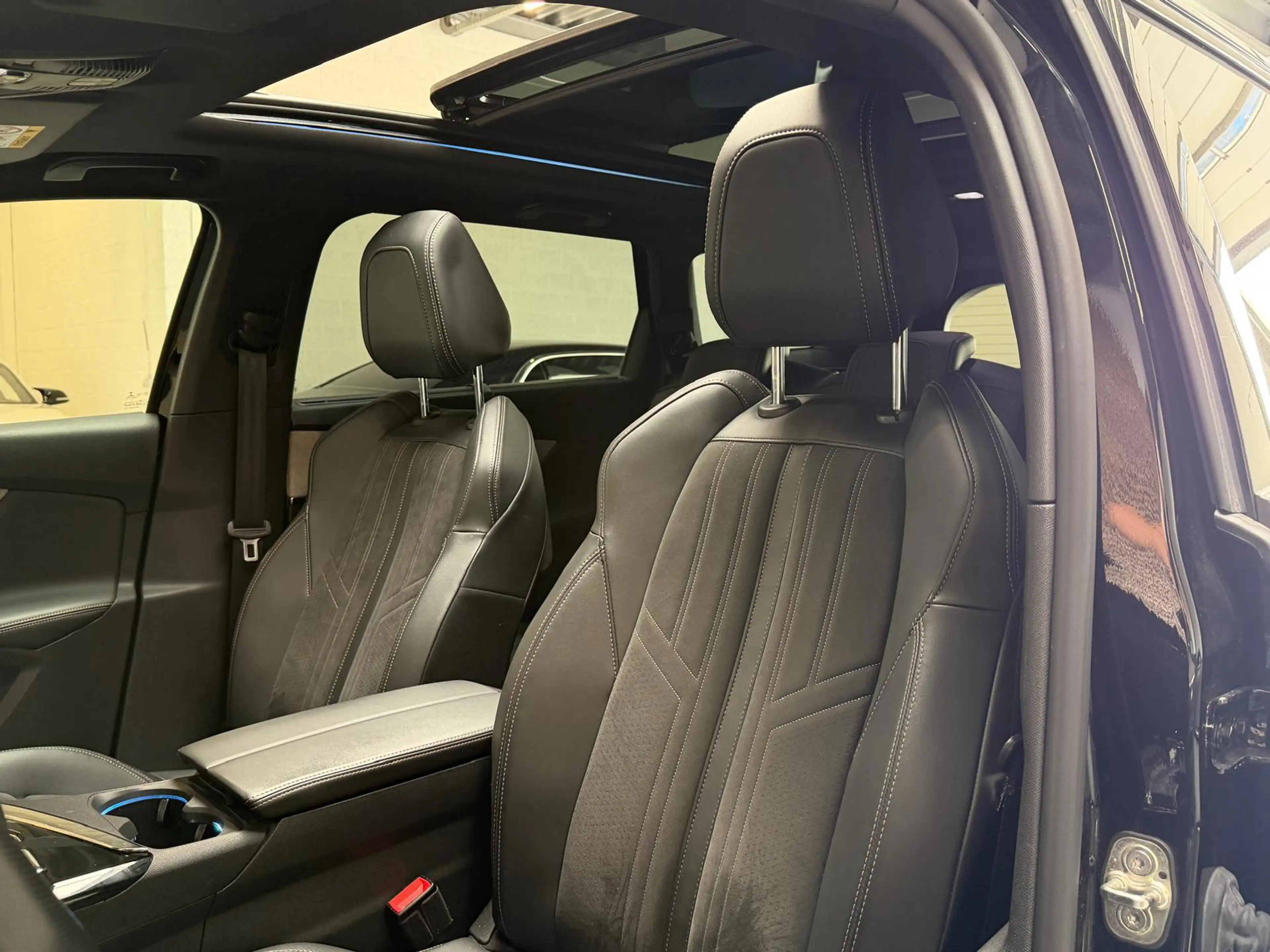 Peugeot 5008 1.2 PureTech GT - PANORAMADAK - FOCAL - 7P - SFEER — photo 47