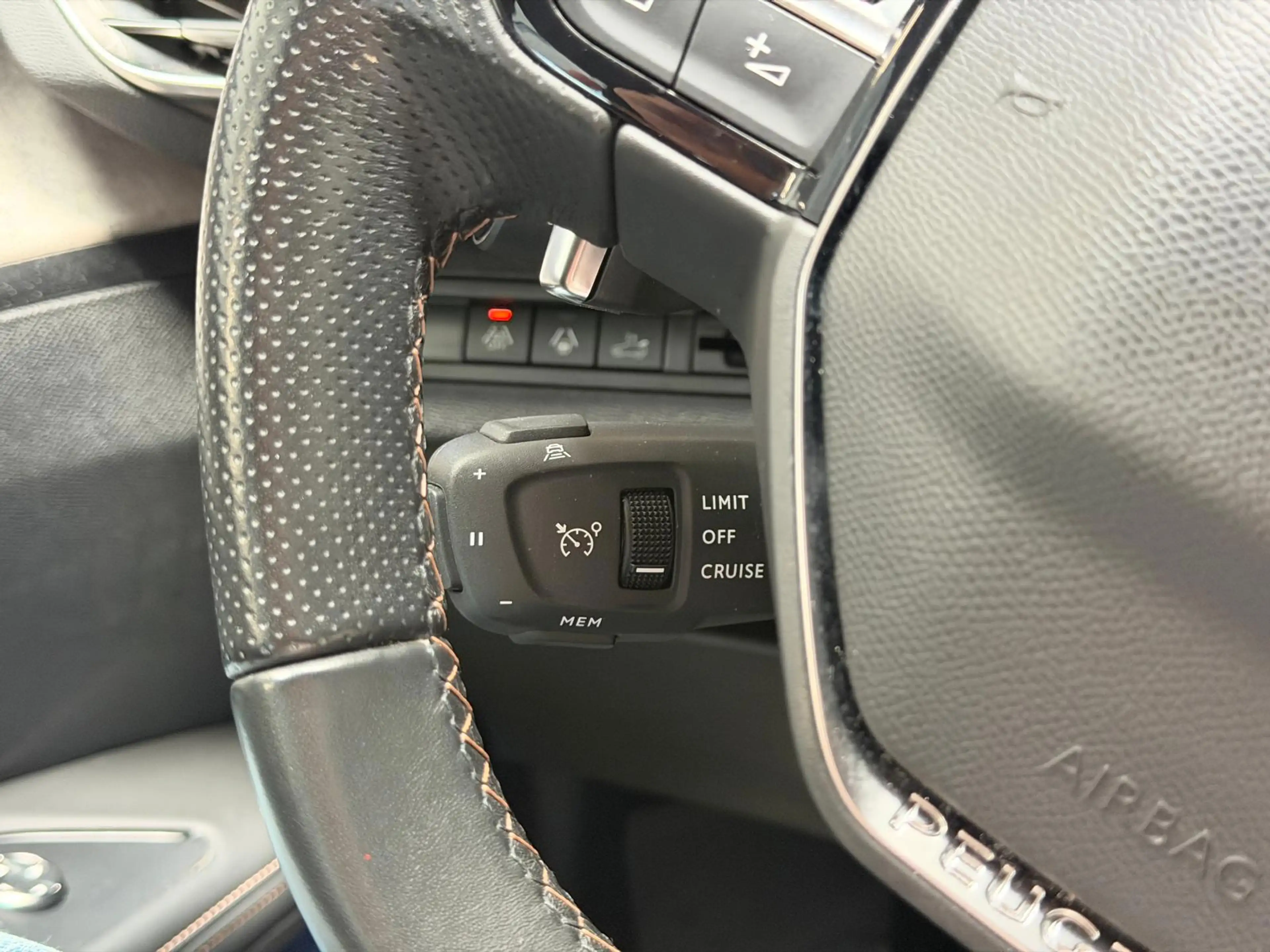 Peugeot 5008 1.2 PureTech GT - PANORAMADAK - FOCAL - 7P - SFEER — photo 8