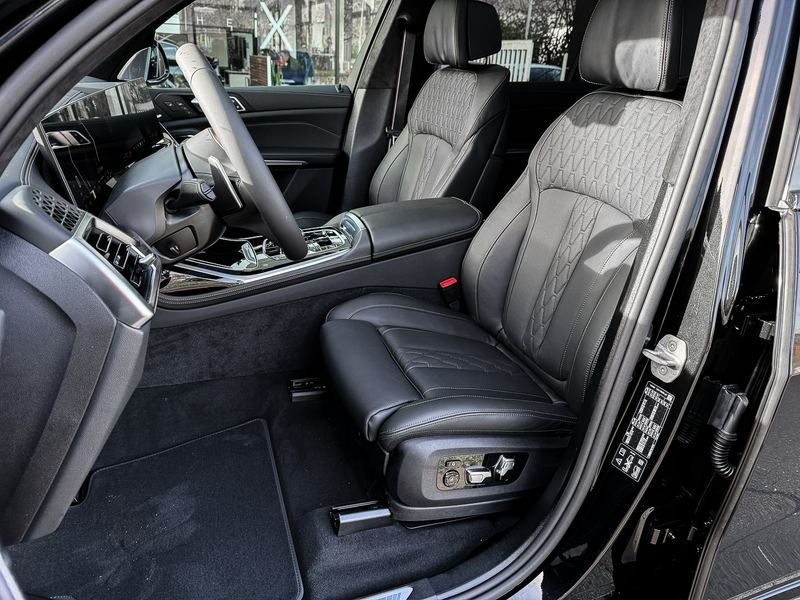 BMW X7 xDrive40d M Sportpaket * Sitzheizung vorne und hin — photo 12
