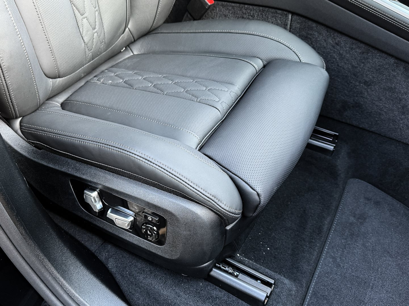 BMW X7 xDrive40d M Sportpaket * Sitzheizung vorne und hin — photo 15