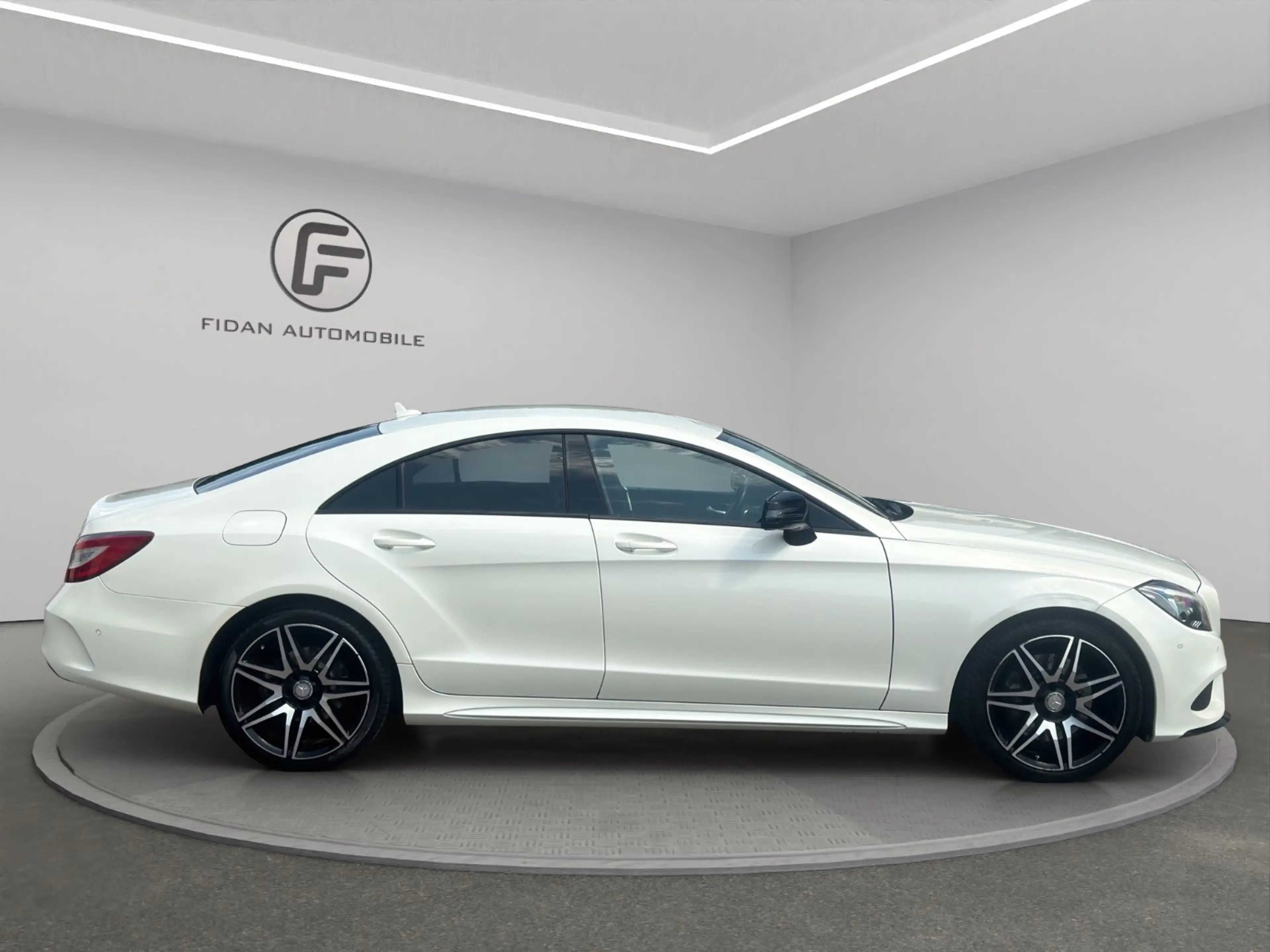 Mercedes-Benz CLS 350 d AMG-Line 4Matic*Designo*Night*MBEAM*Dis — photo 6