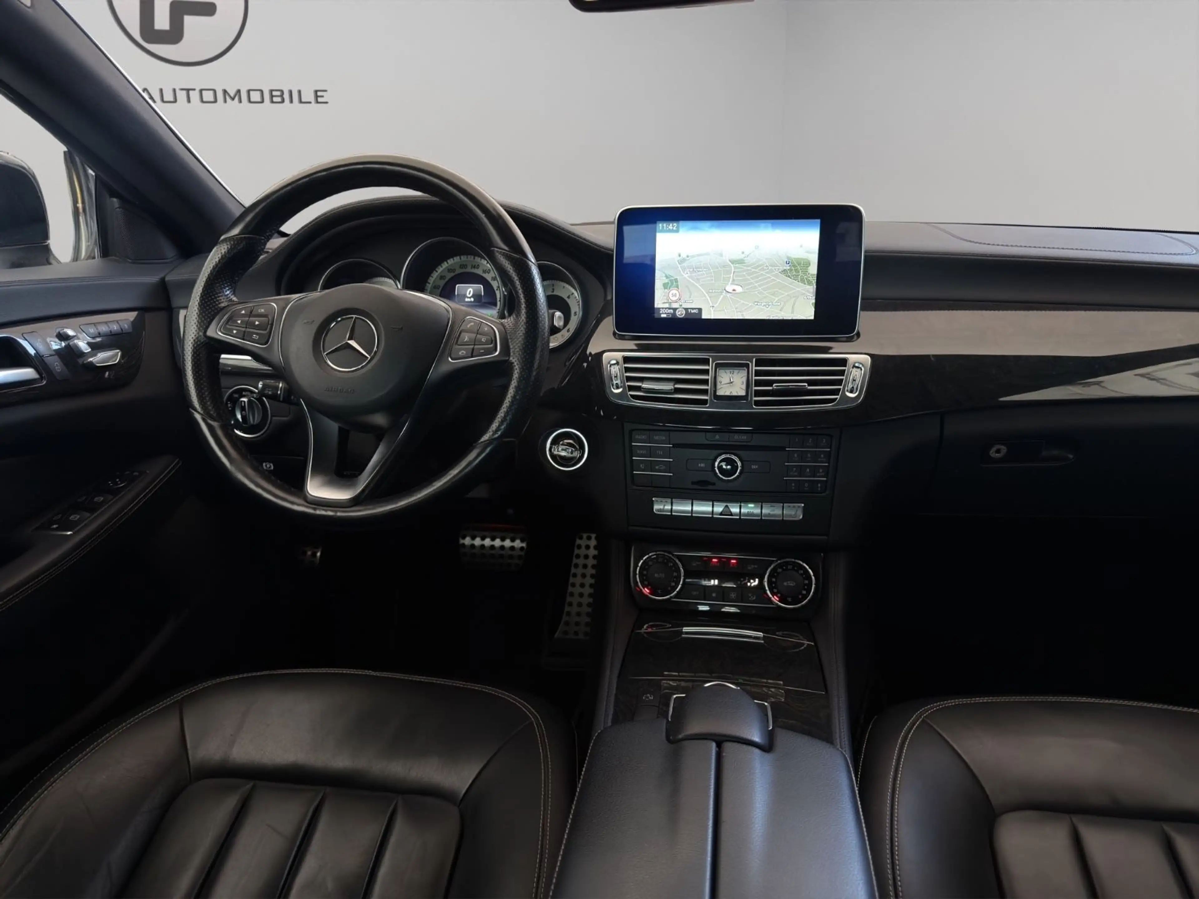 Mercedes-Benz CLS 350 d AMG-Line 4Matic*Designo*Night*MBEAM*Dis — photo 12