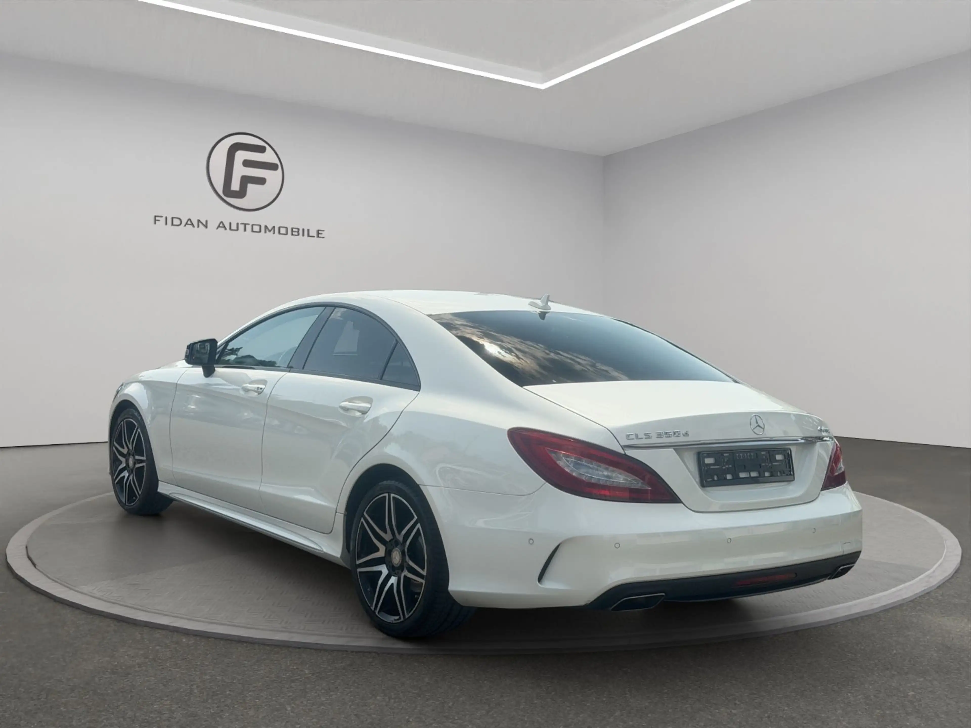 Mercedes-Benz CLS 350 d AMG-Line 4Matic*Designo*Night*MBEAM*Dis — photo 3