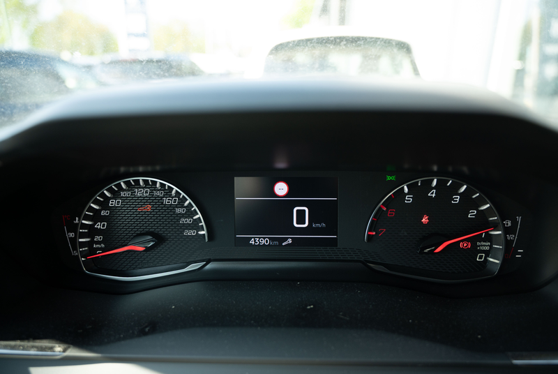 Peugeot 2008 Active Pack 1.2 PureTech 100 *GW-TOP-DEAL* — photo 11